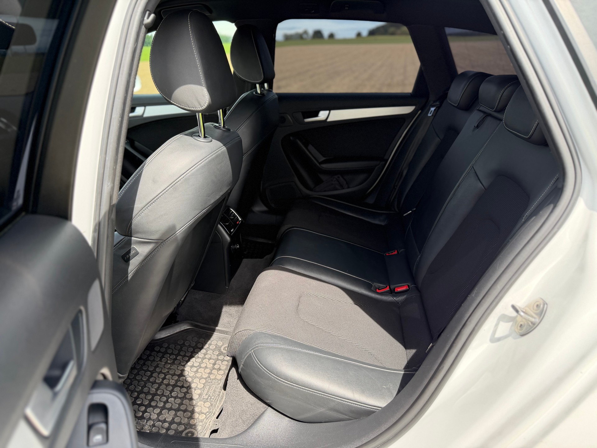 AUDI A4 Avant 2.0 TFSI-image-7