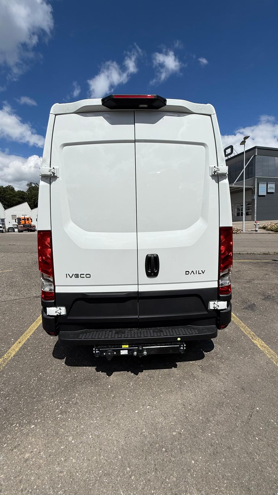 IVECO 35S16BA8V L2H2 RS 3520mm Nutzlast 1110 kg Anhängerlast 3500 kg-image-7