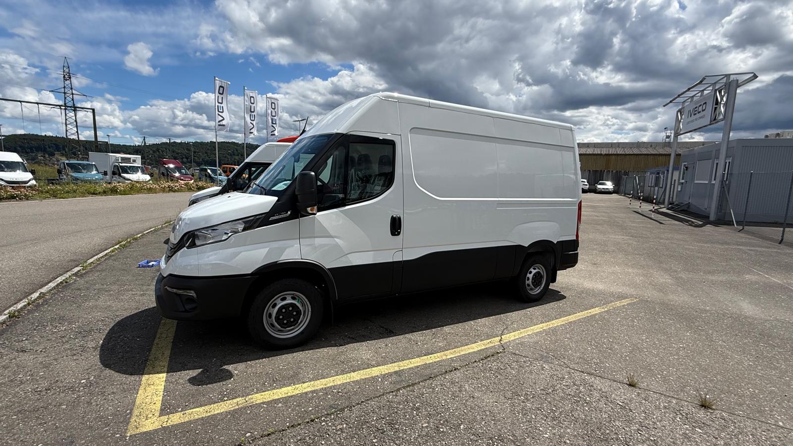 IVECO 35S16BA8V L2H2 RS 3520mm Nutzlast 1110 kg Anhängerlast 3500 kg-image-9