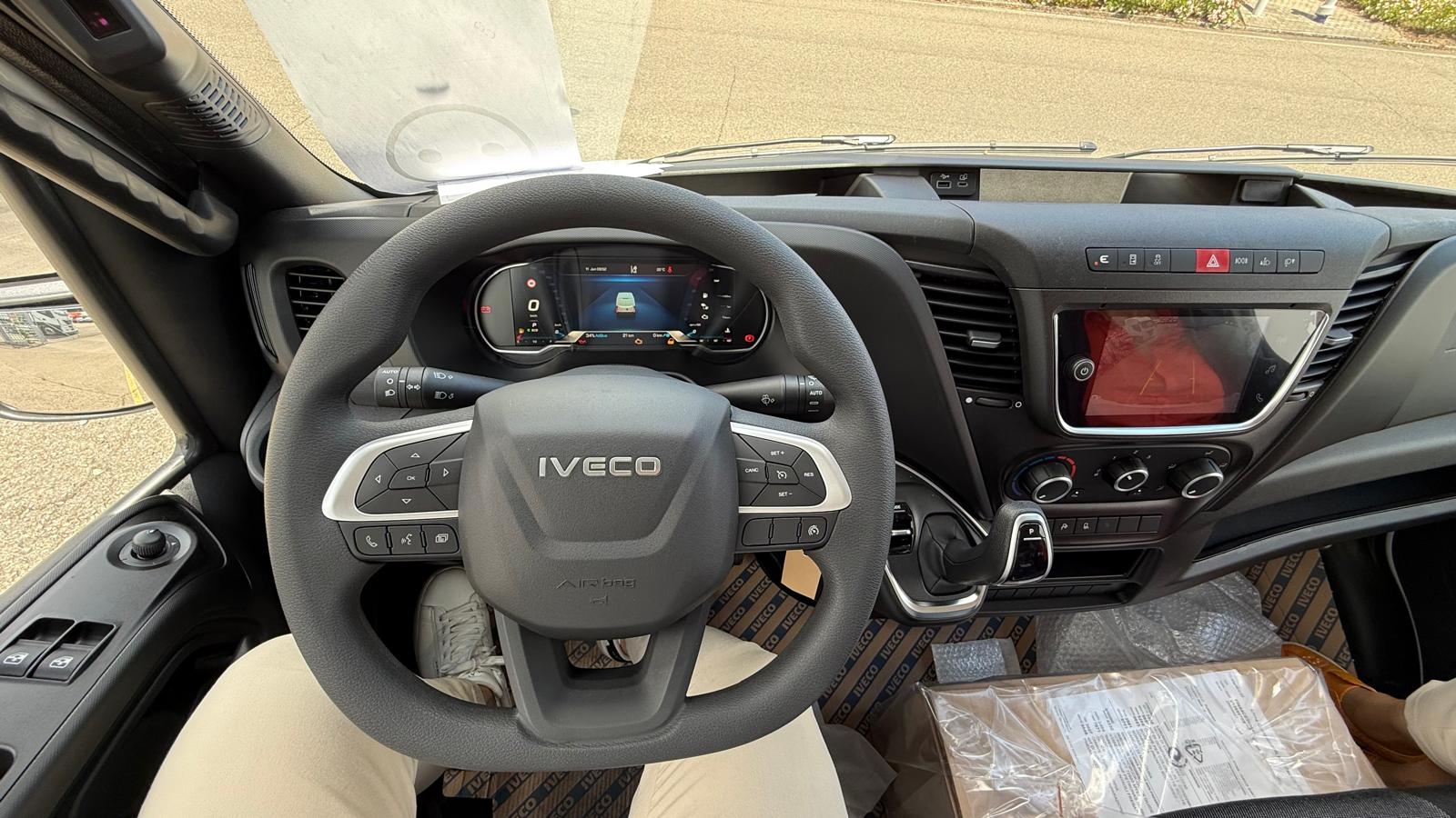 IVECO 35S16BA8V L2H2 RS 3520mm Nutzlast 1110 kg Anhängerlast 3500 kg-image-2