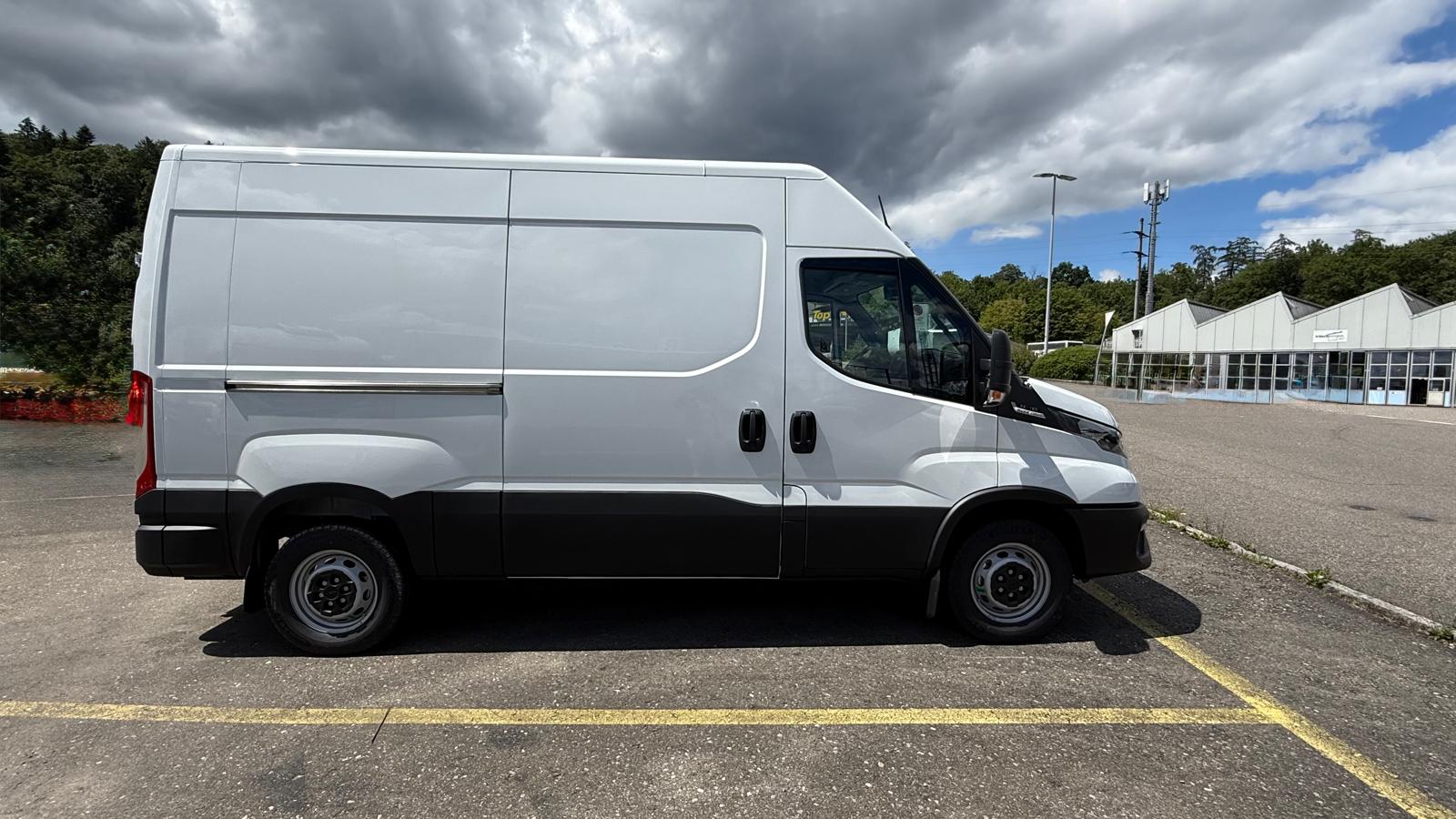 IVECO 35S16BA8V L2H2 RS 3520mm Nutzlast 1110 kg Anhängerlast 3500 kg-image-8