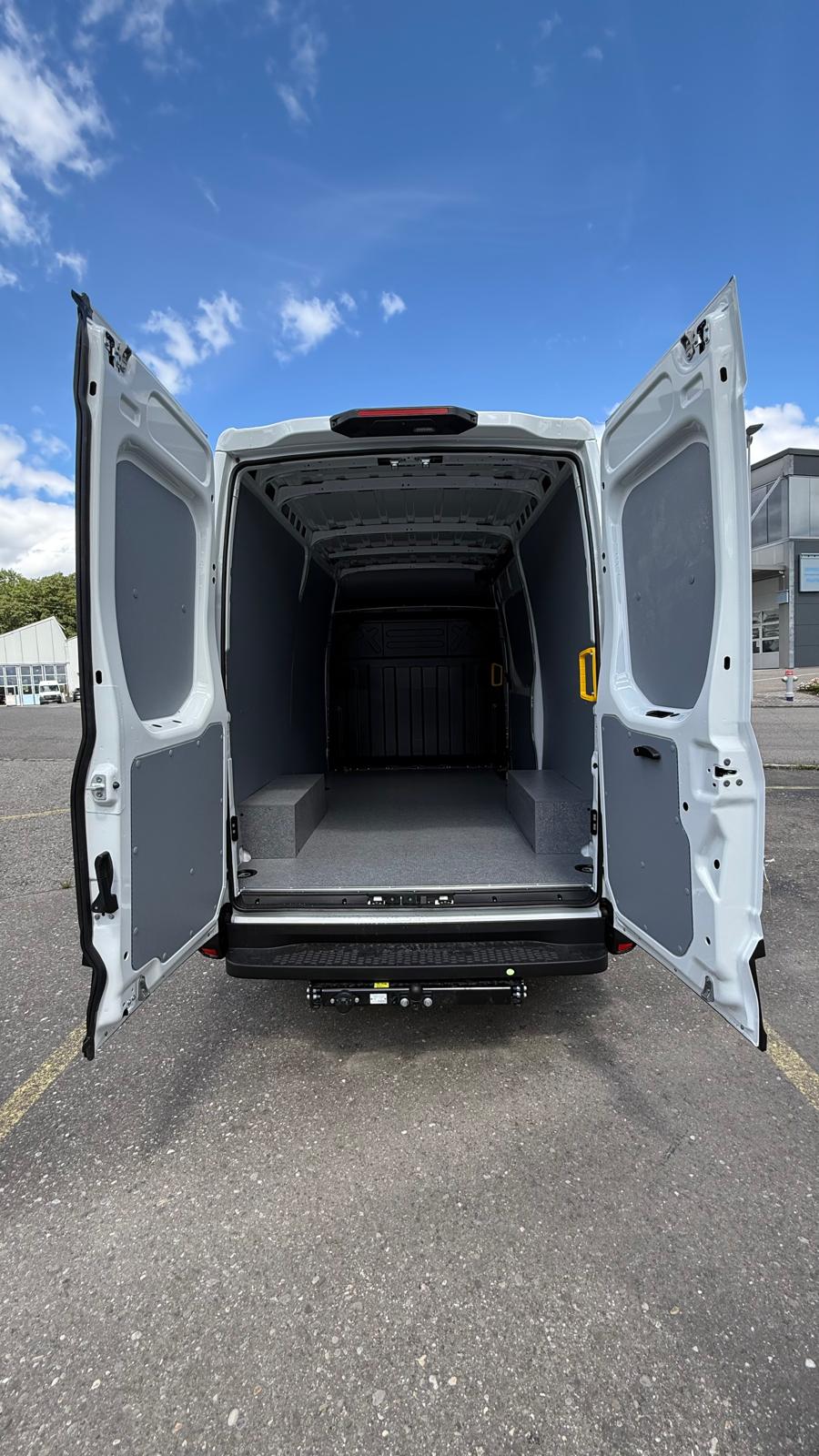 IVECO 35S16BA8V L2H2 RS 3520mm Nutzlast 1110 kg Anhängerlast 3500 kg-image-5