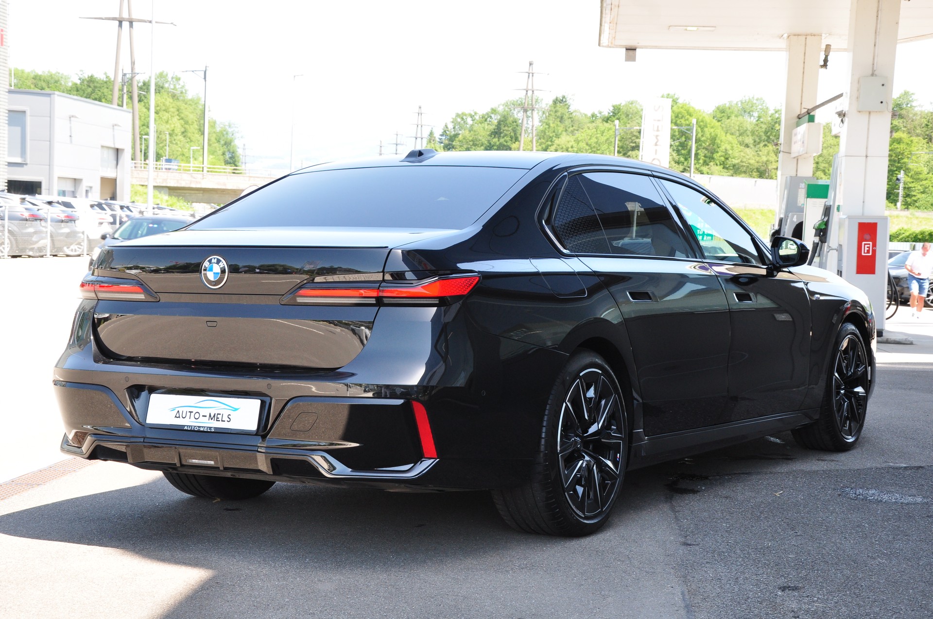 BMW 740d xDrive 48V M Sport Pro Steptronic-image-7