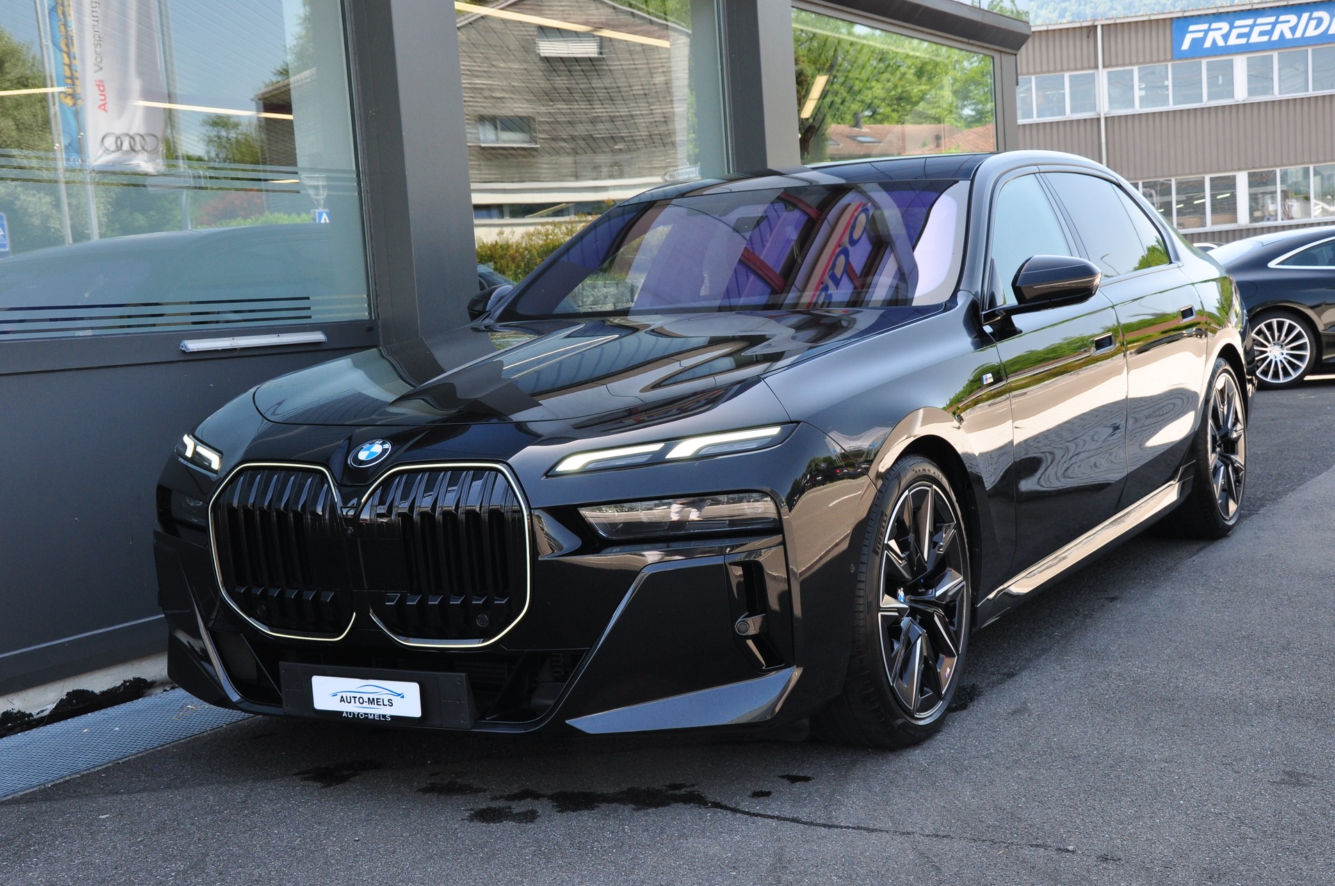 BMW 740d xDrive 48V M Sport Pro Steptronic-image-4