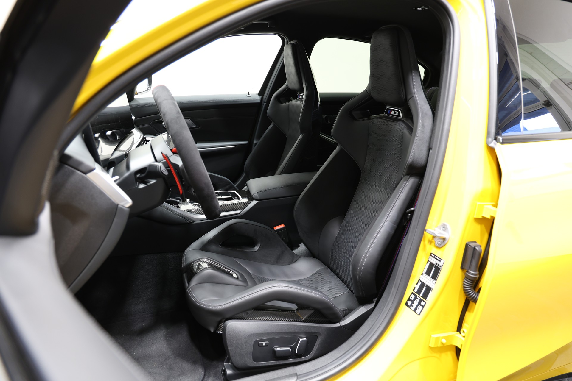 BMW M3 Competition M xDrive LCI *Sonderlackierung Atacama Yellow*Carbon/Keramik Bremsen*-image-18