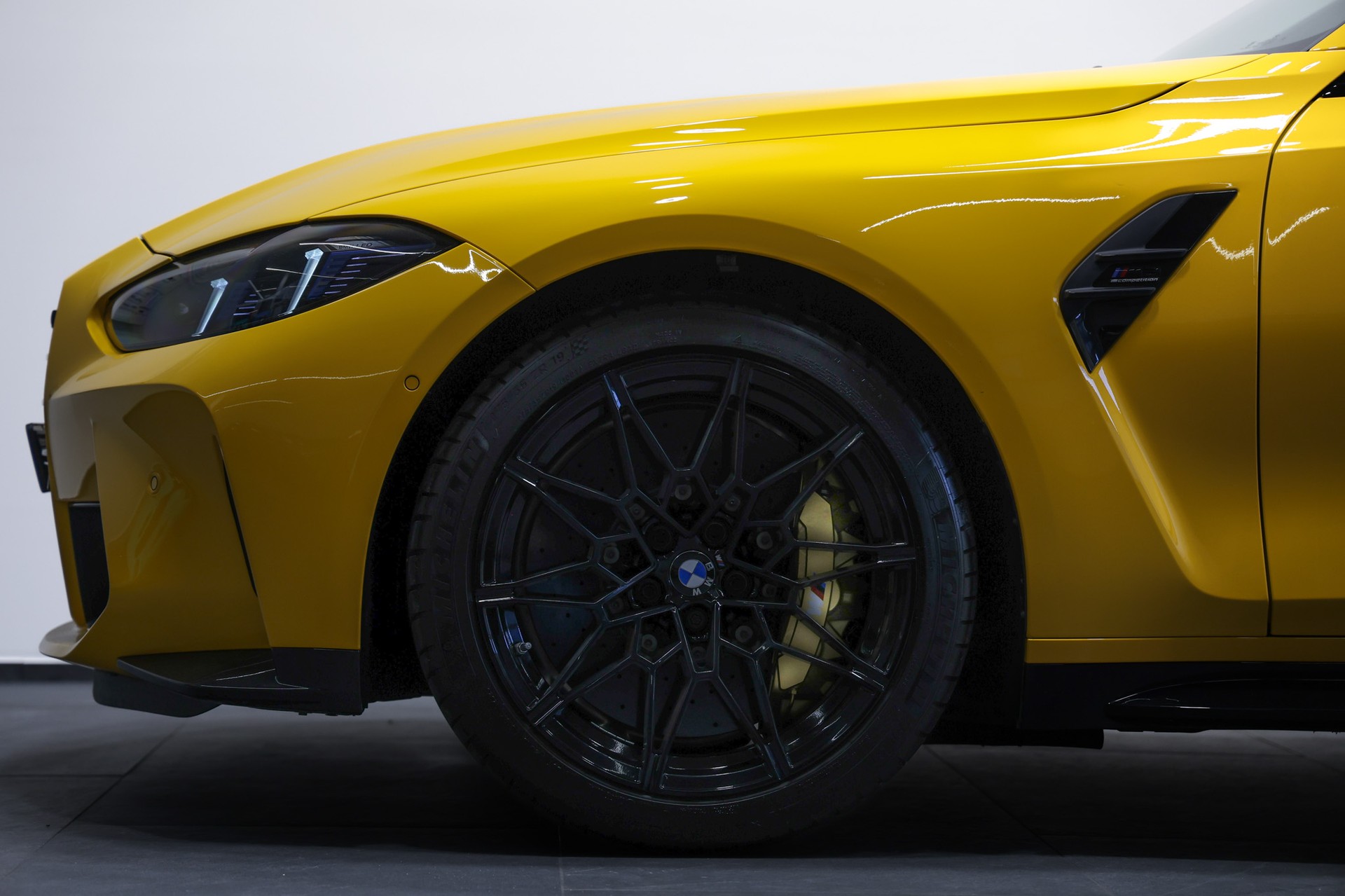 BMW M3 Competition M xDrive LCI *Sonderlackierung Atacama Yellow*Carbon/Keramik Bremsen*-image-9
