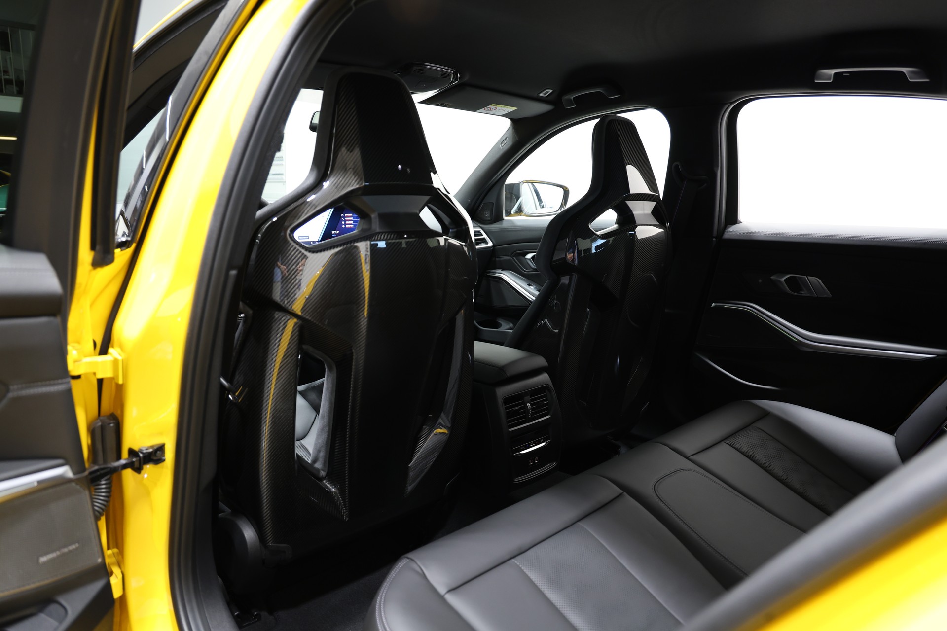 BMW M3 Competition M xDrive LCI *Sonderlackierung Atacama Yellow*Carbon/Keramik Bremsen*-image-19