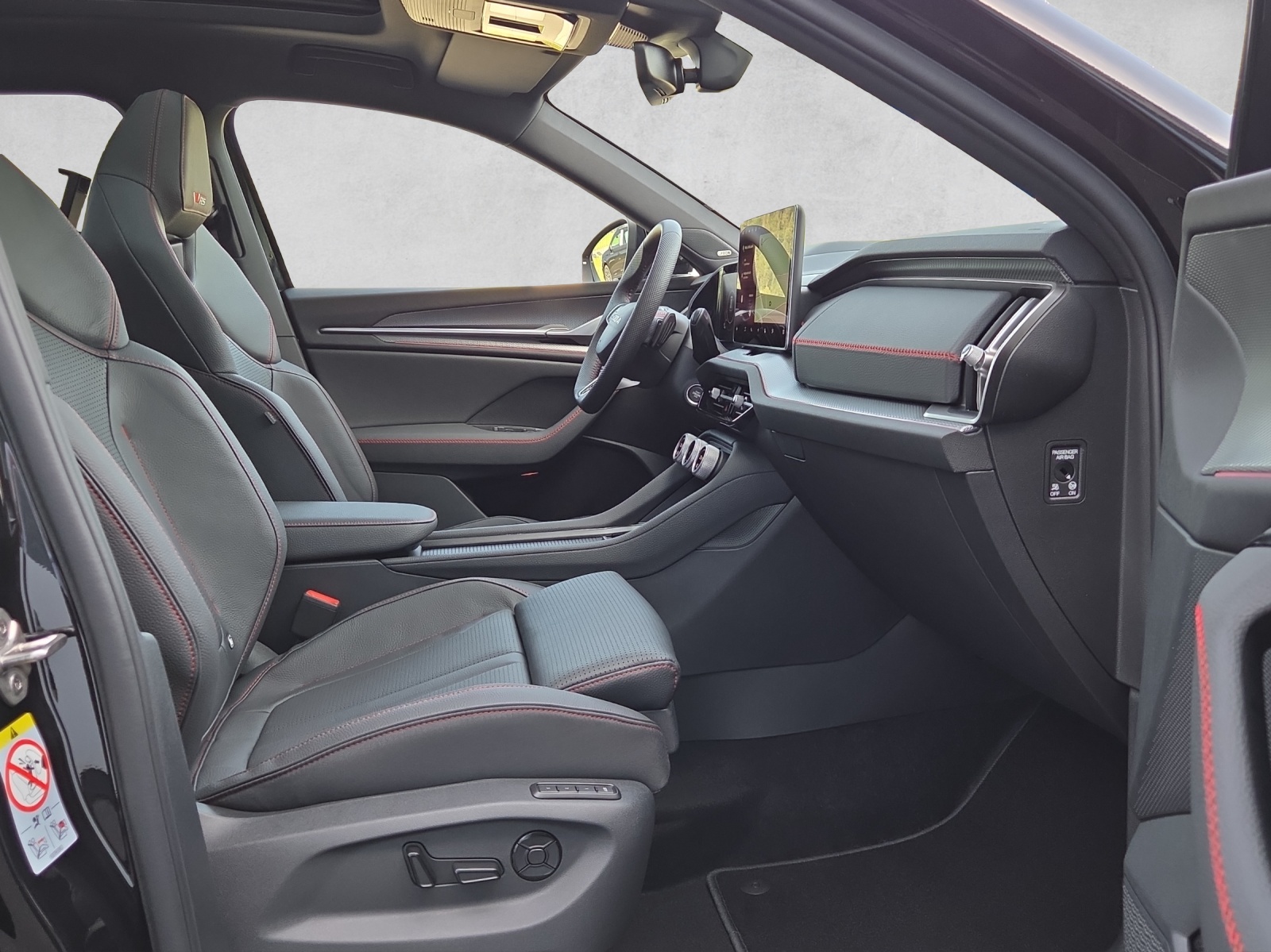 SKODA Kodiaq 2.0 TSI RS 4x4-image-12