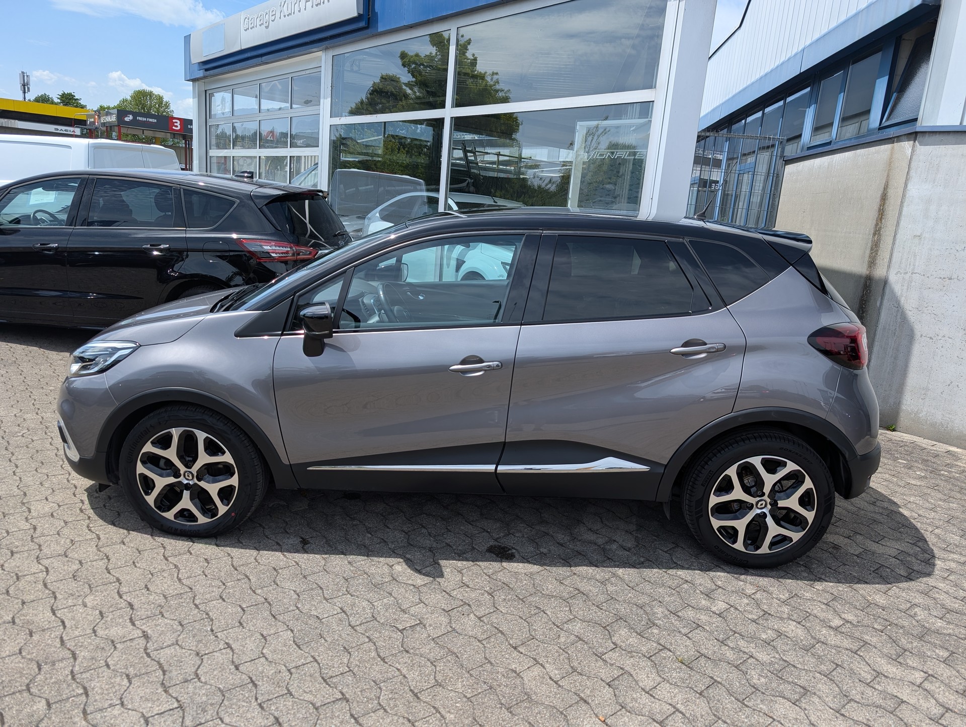 RENAULT Captur 1.2 T 16V 90th Anniversary EDC-image-5