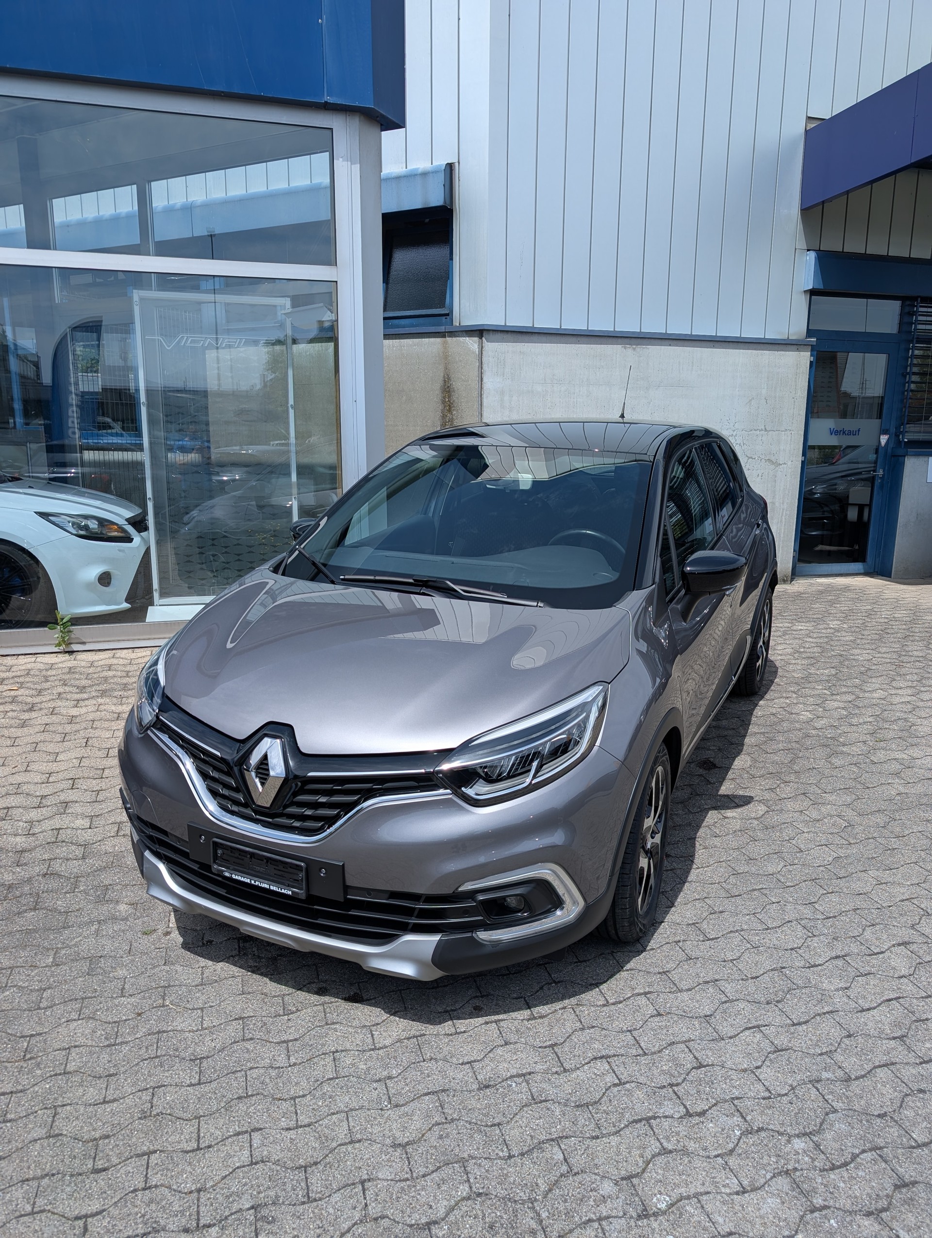 RENAULT Captur 1.2 T 16V 90th Anniversary EDC-image-0