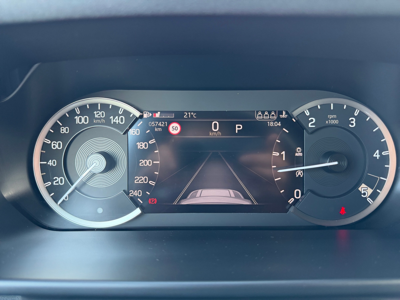 LAND ROVER Defender 110 3.0 D I6 250 X-Dynamic S AWD AT8-image-13