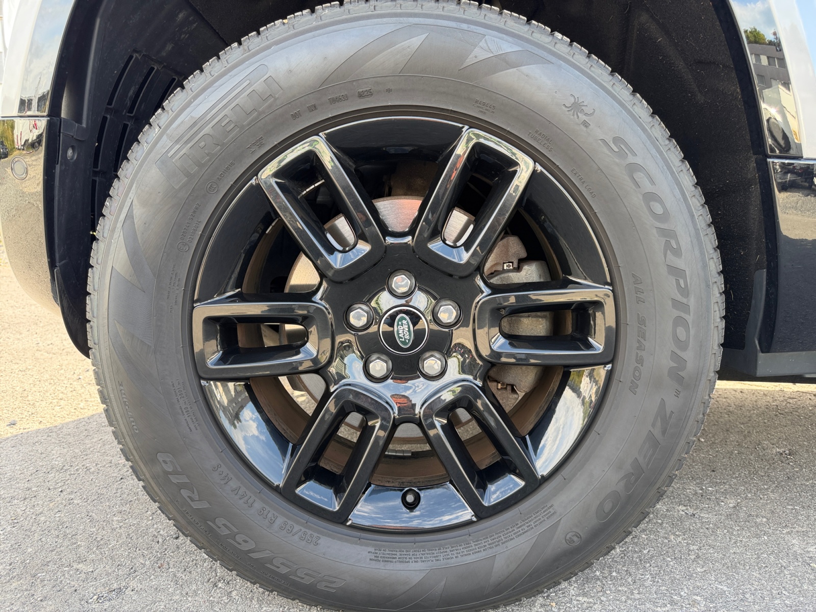 LAND ROVER Defender 110 3.0 D I6 250 X-Dynamic S AWD AT8-image-8