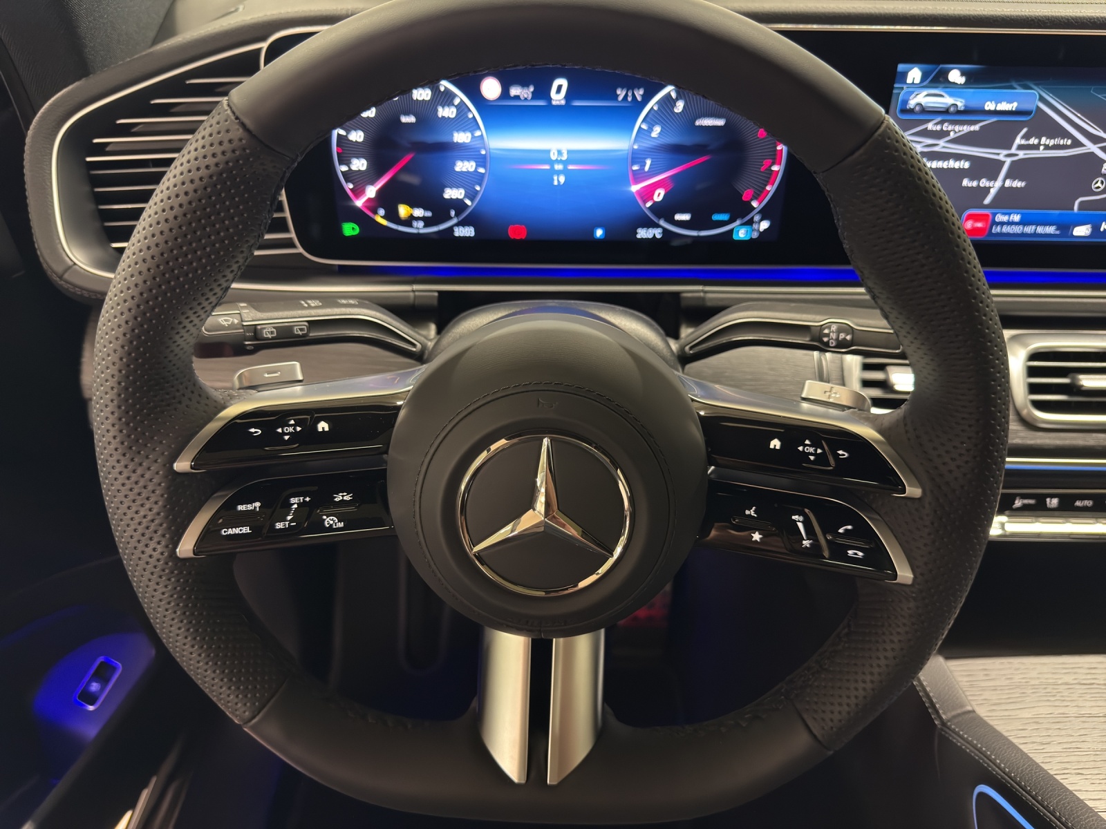 MERCEDES-BENZ GLE 450 4M-image-6