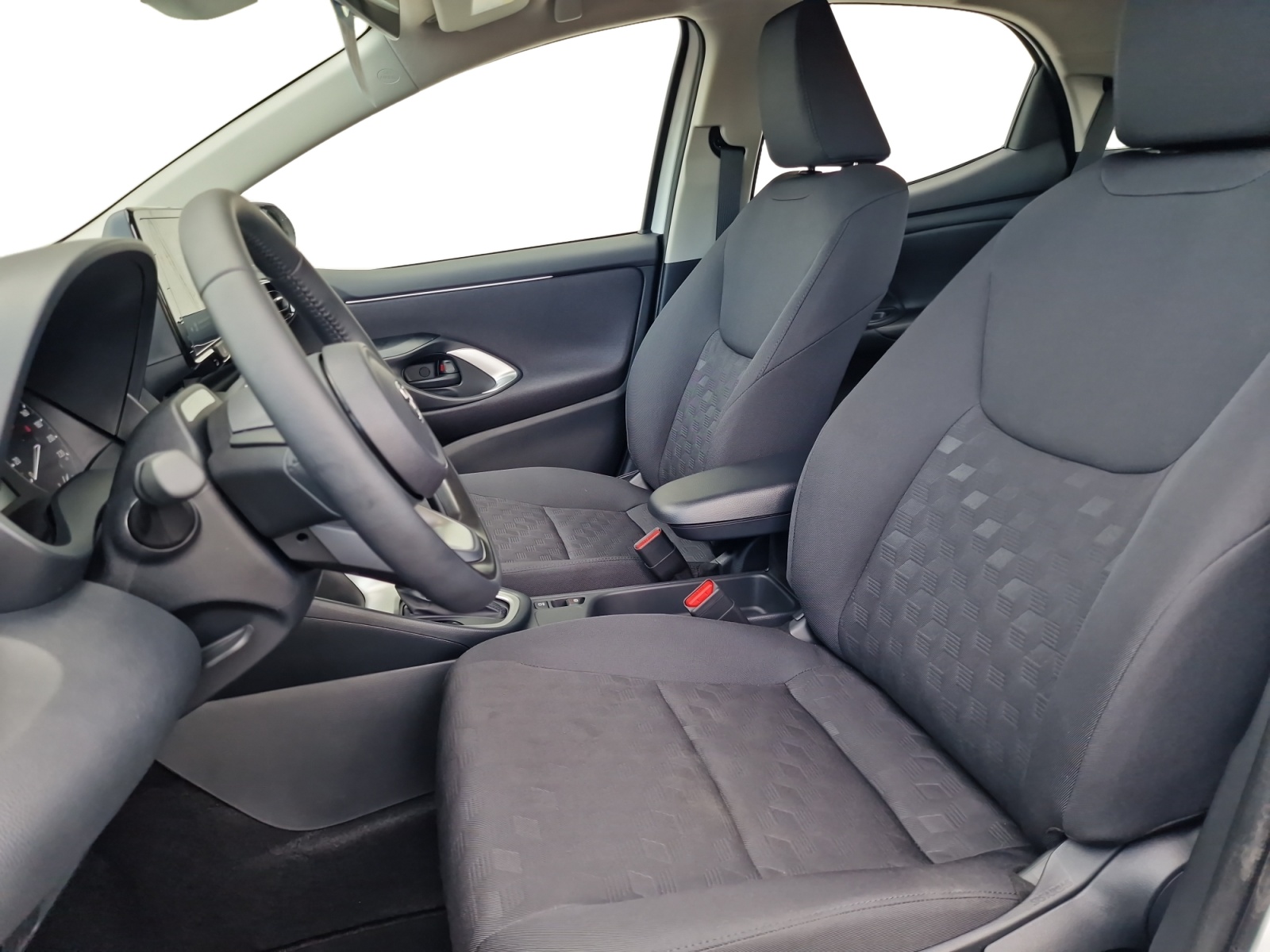 TOYOTA Yaris 1.5 Active Drive e-CVT-image-10