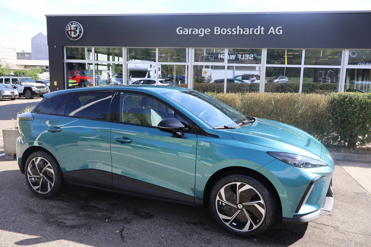 MG 4 64kWh Premium-image-1