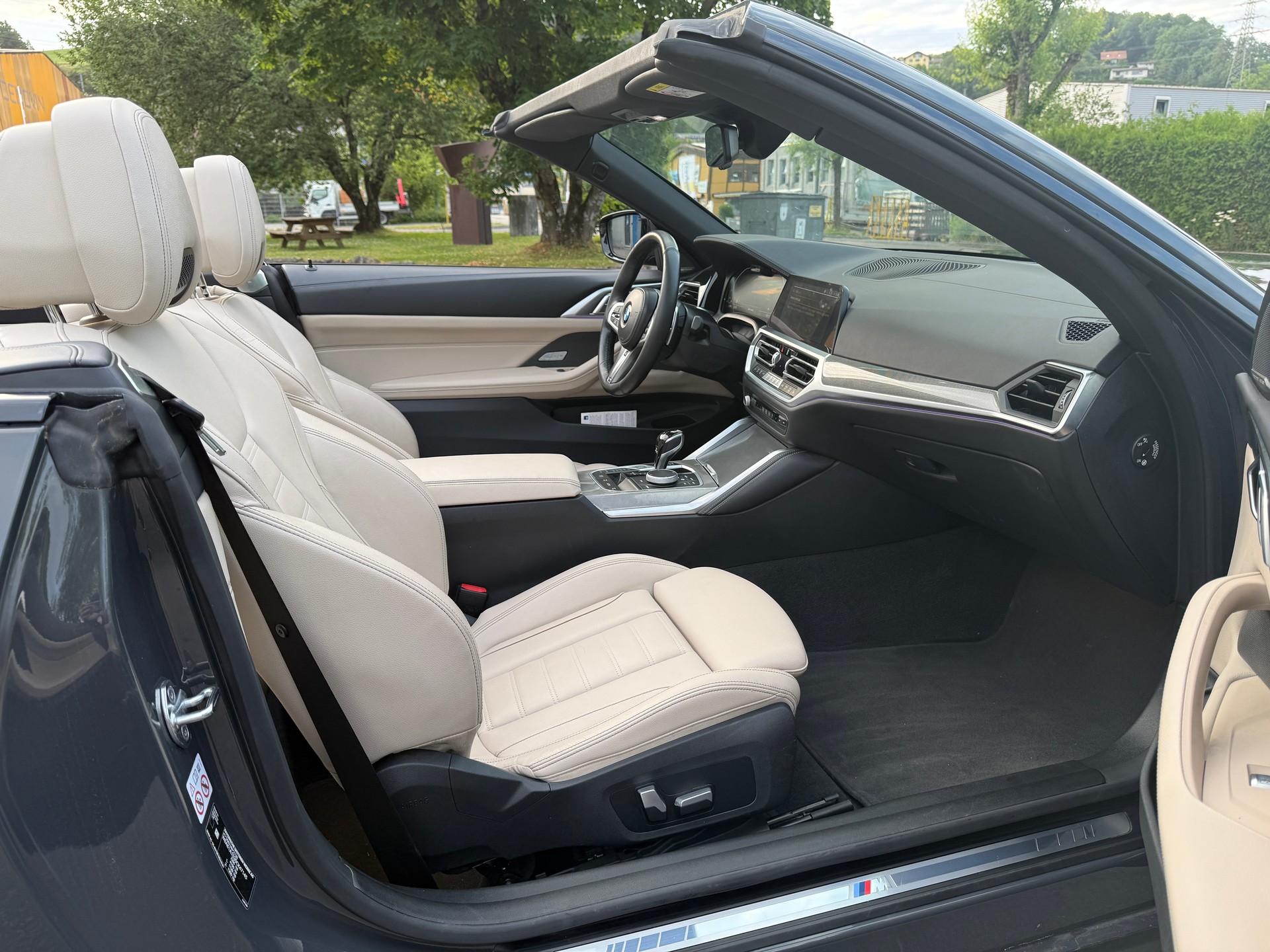 BMW M440i xDrive 48V Cabriolet Steptronic-image-15