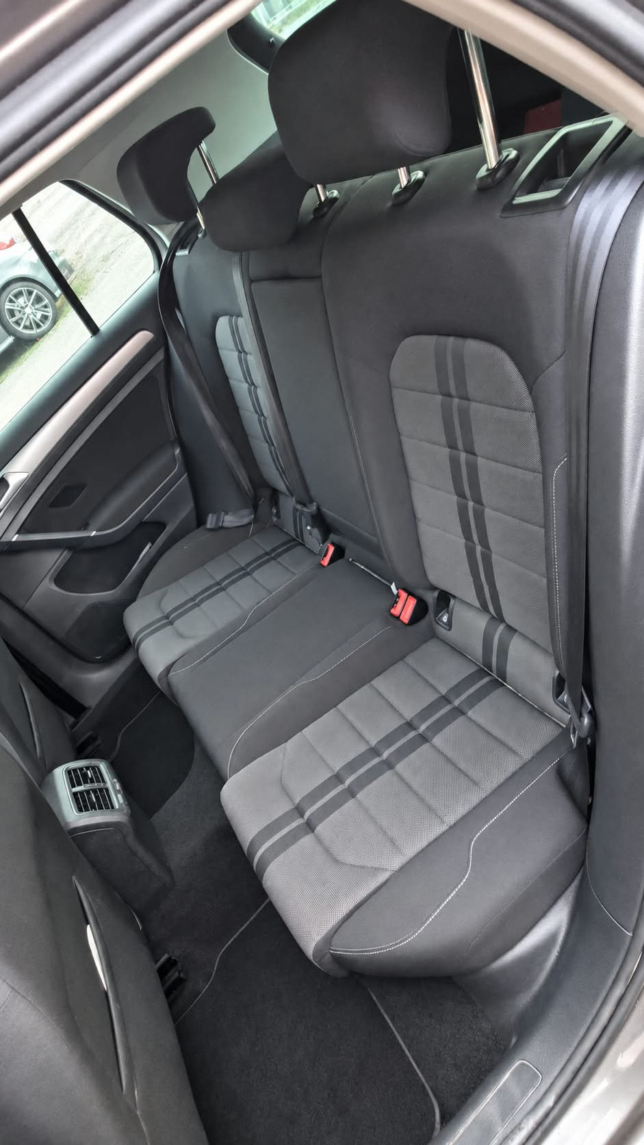 VW VW Golf VII 2.0TDI 5-image-5