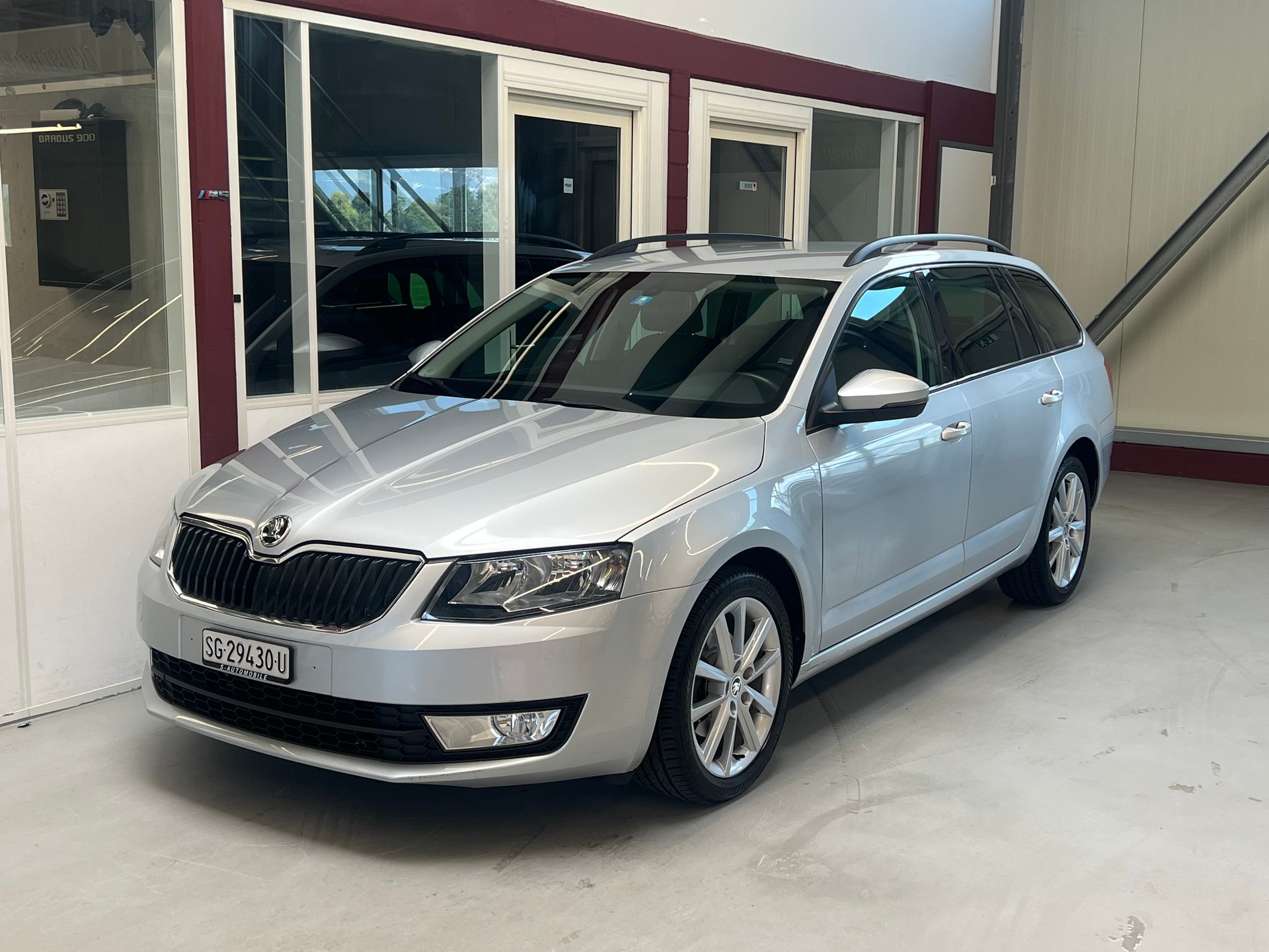 SKODA Octavia Combi 2.0 TDI Ambition 4x4-image-2
