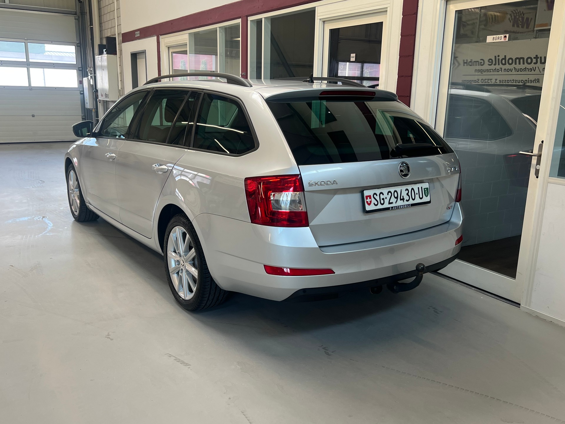SKODA Octavia Combi 2.0 TDI Ambition 4x4-image-5