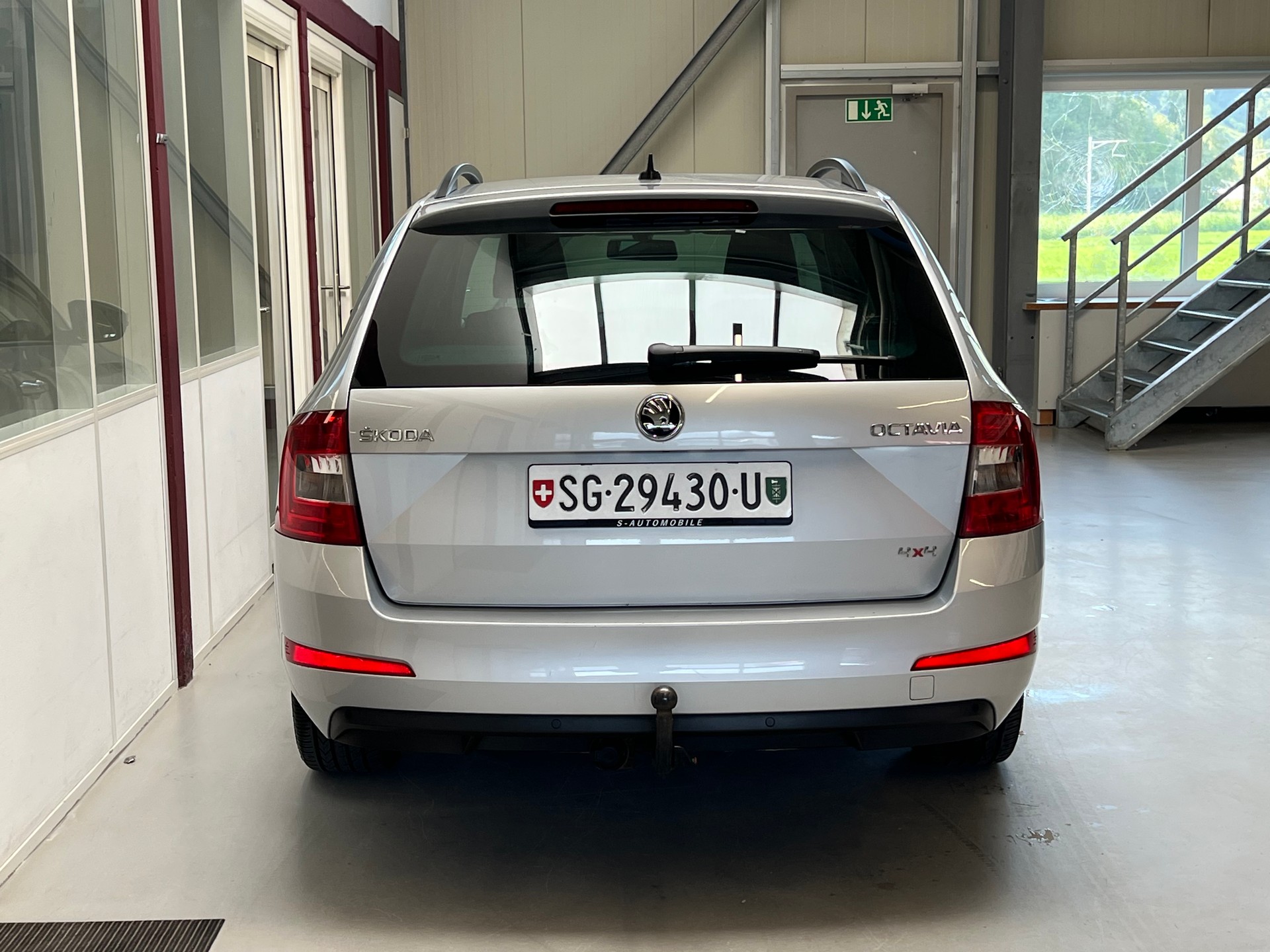 SKODA Octavia Combi 2.0 TDI Ambition 4x4-image-6