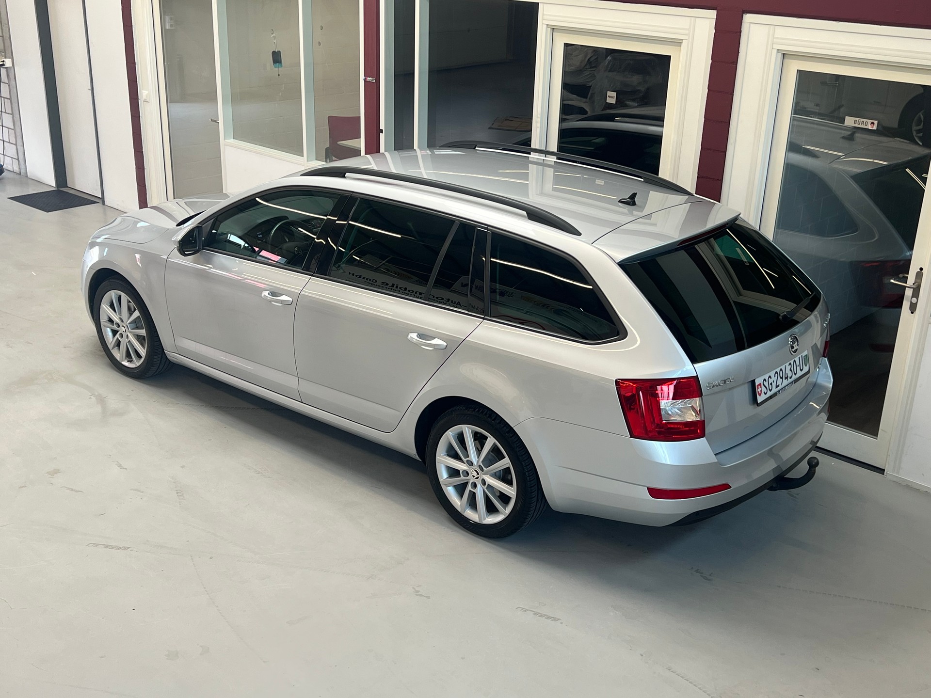 SKODA Octavia Combi 2.0 TDI Ambition 4x4-image-4