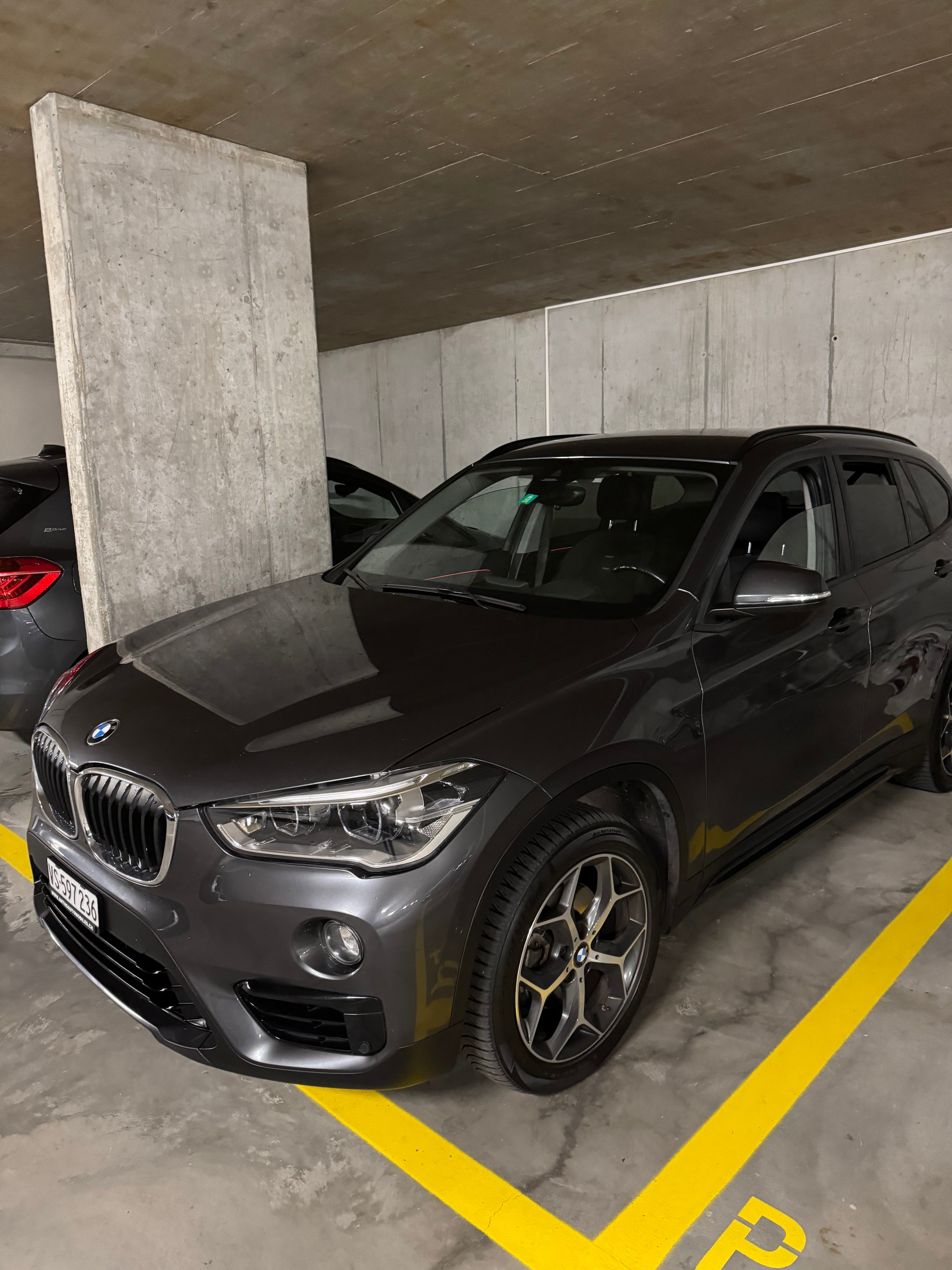 BMW 18d xDrive-image-0