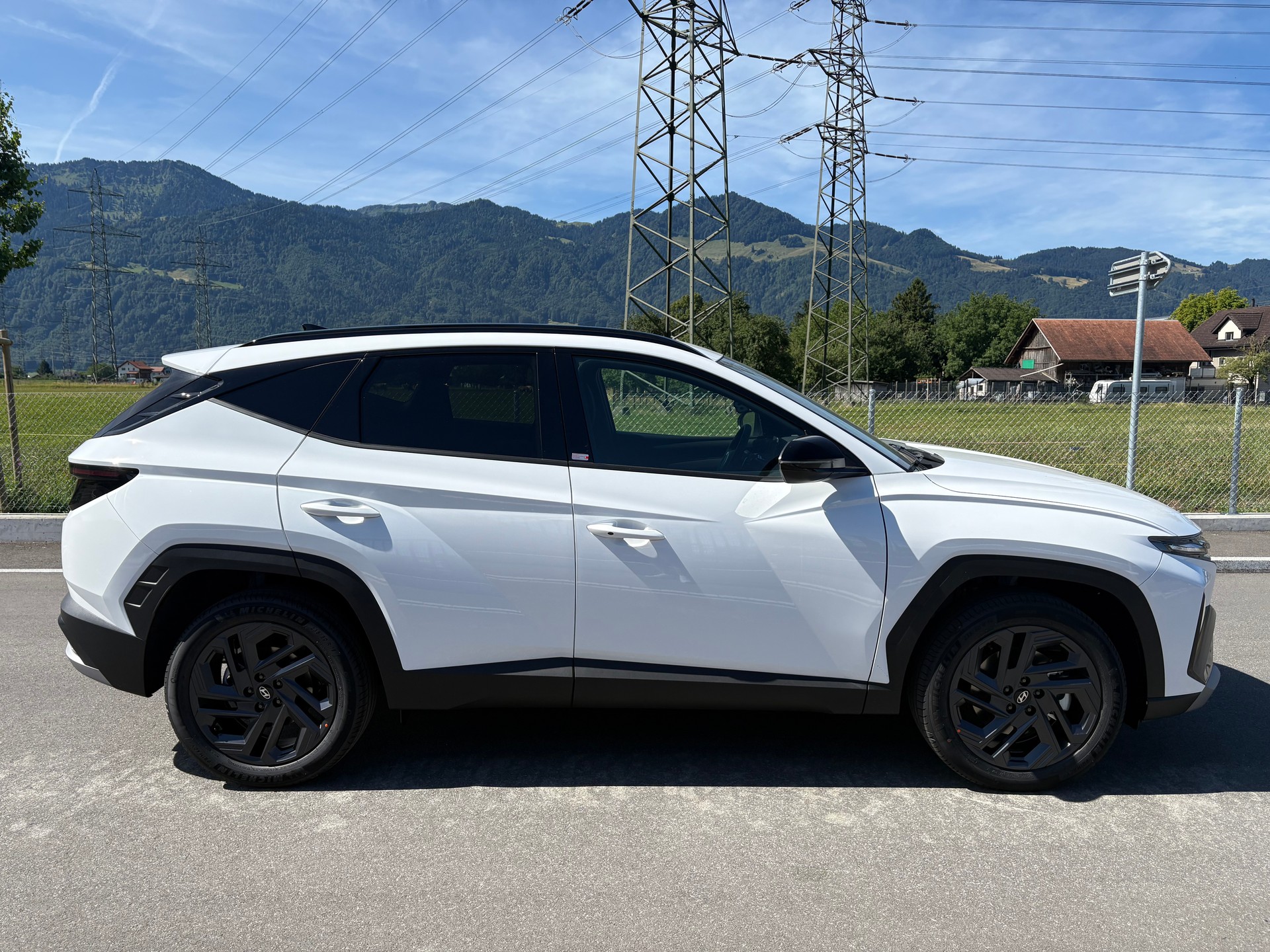 HYUNDAI Tucson 1.6 TGDI HEV 4WD Black Line-showroom-element-1