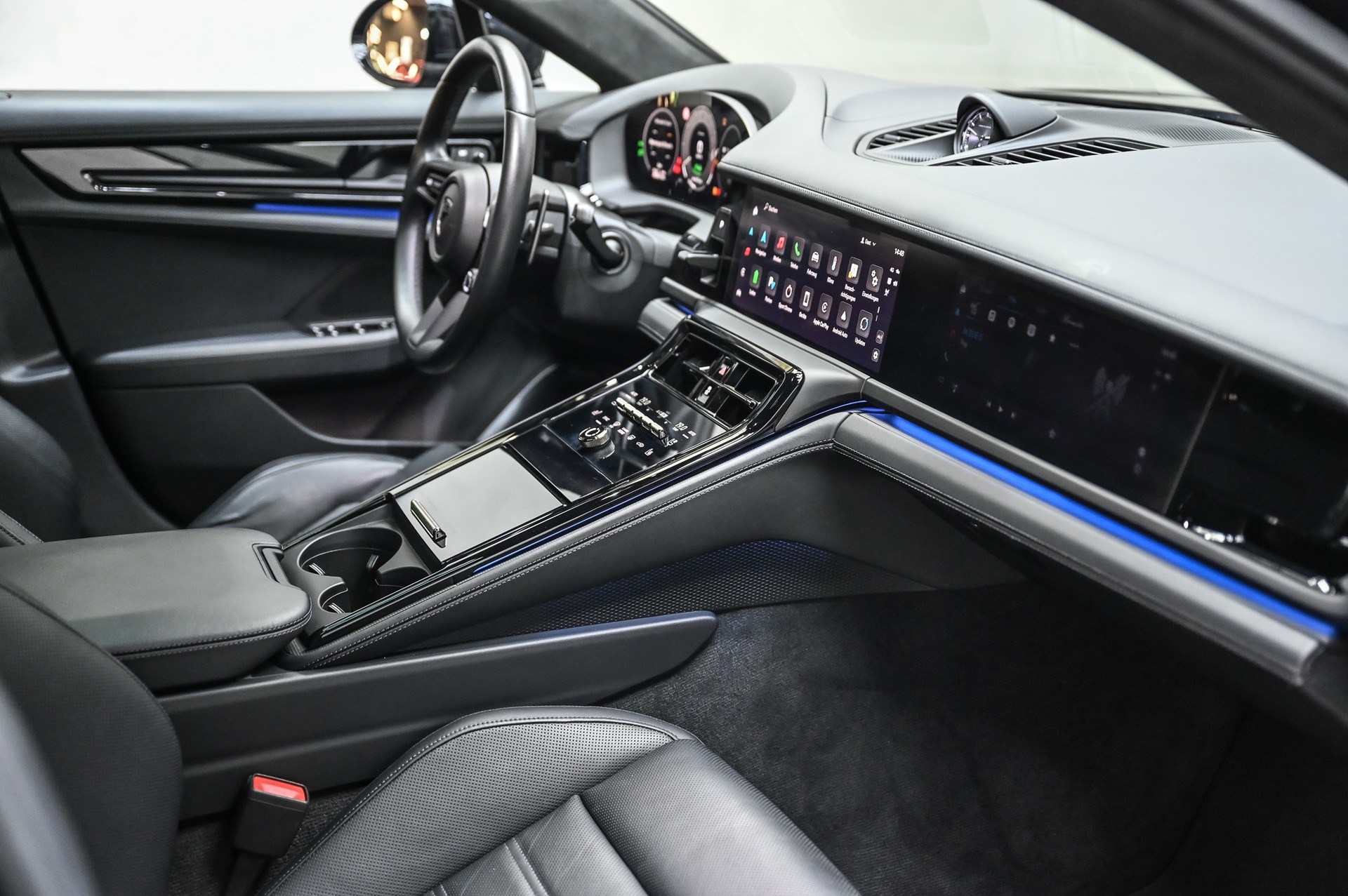 PORSCHE Panamera Turbo E-Hybrid-image-29