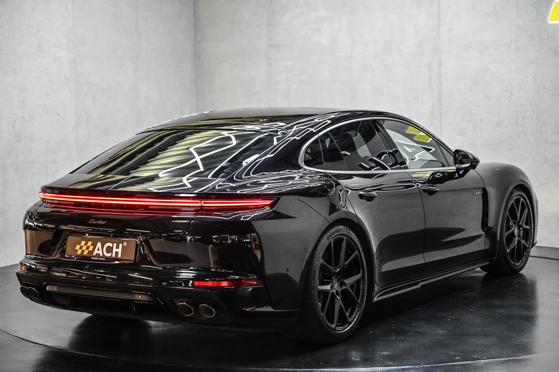 PORSCHE Panamera Turbo E-Hybrid-image-8
