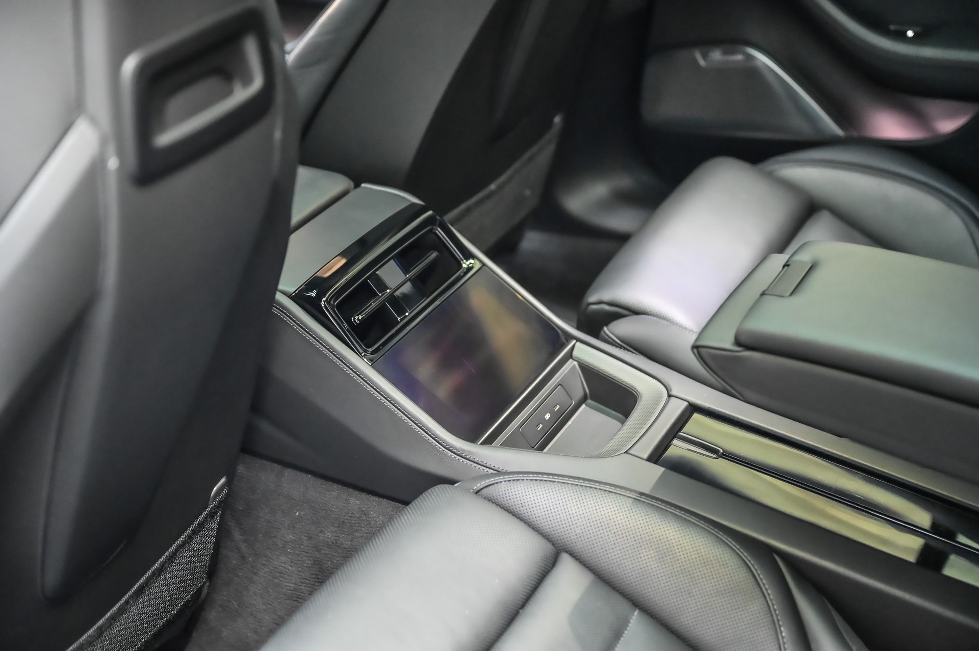 PORSCHE Panamera Turbo E-Hybrid-image-21
