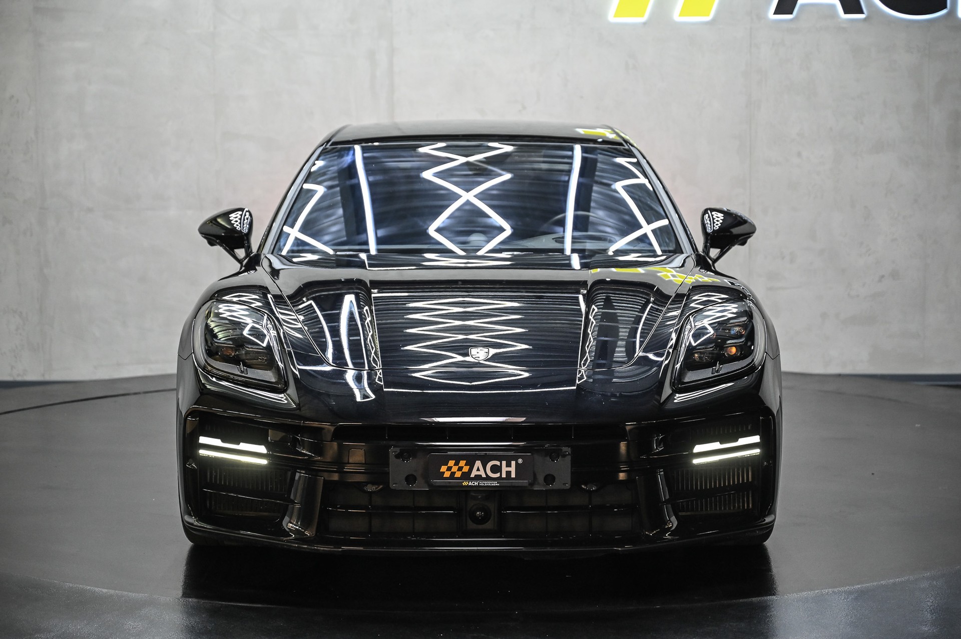 PORSCHE Panamera Turbo E-Hybrid-image-1