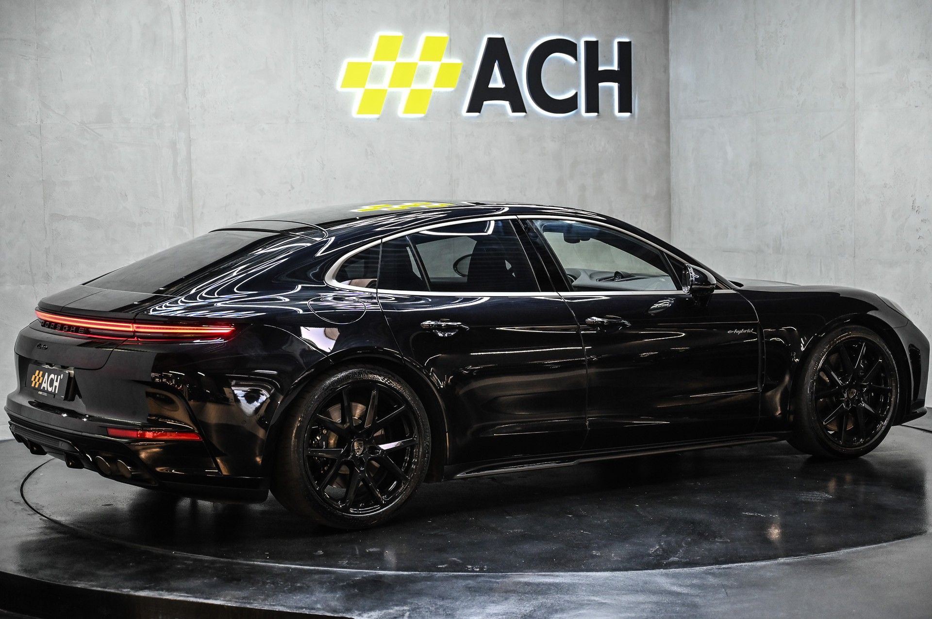 PORSCHE Panamera Turbo E-Hybrid-image-9