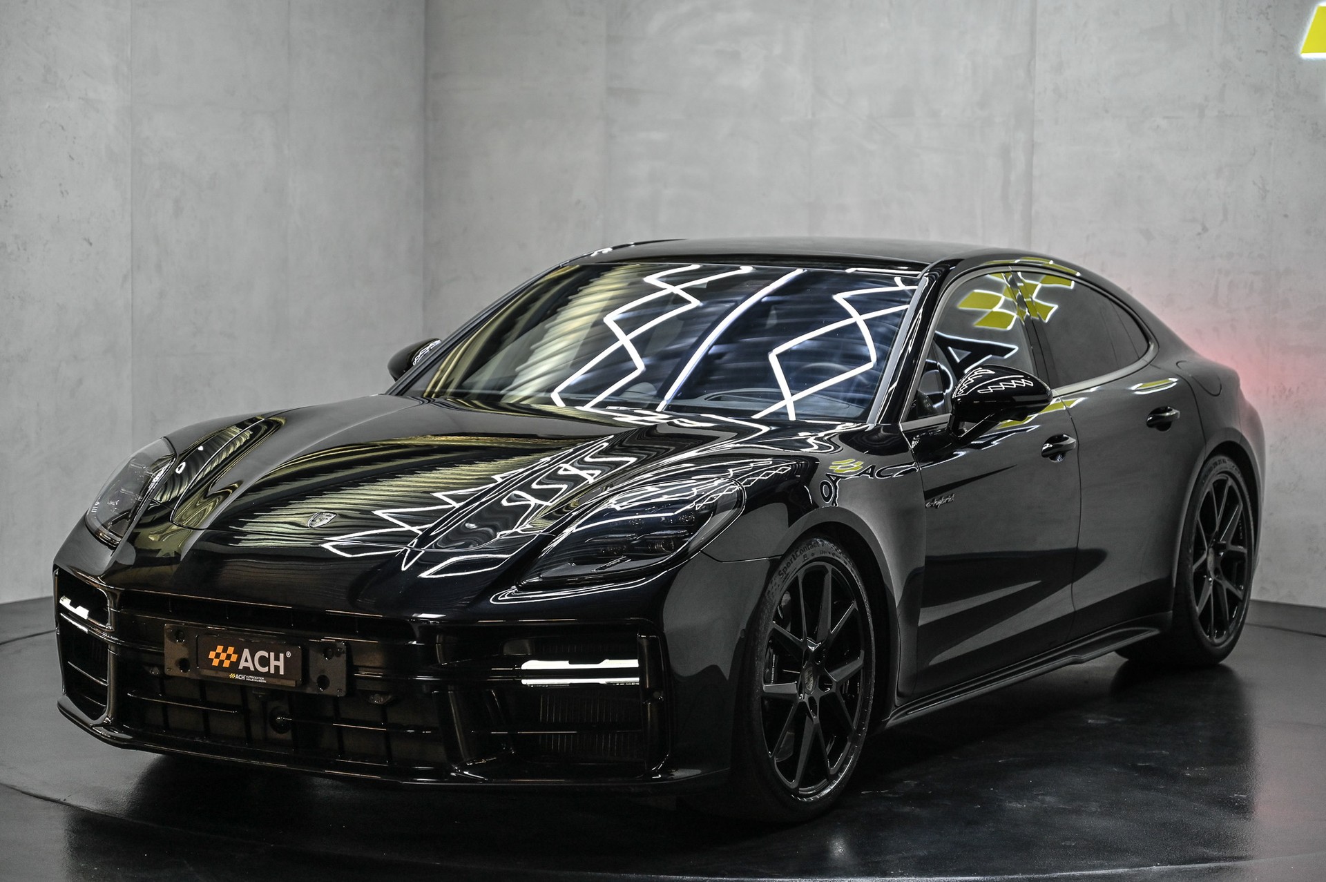 PORSCHE Panamera Turbo E-Hybrid-image-2