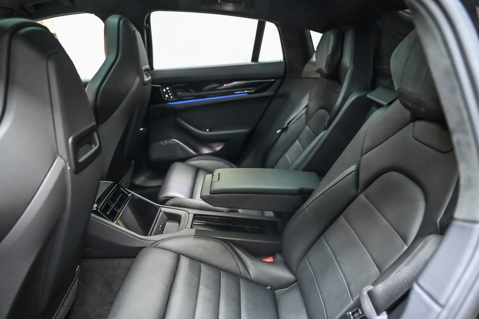 PORSCHE Panamera Turbo E-Hybrid-image-22