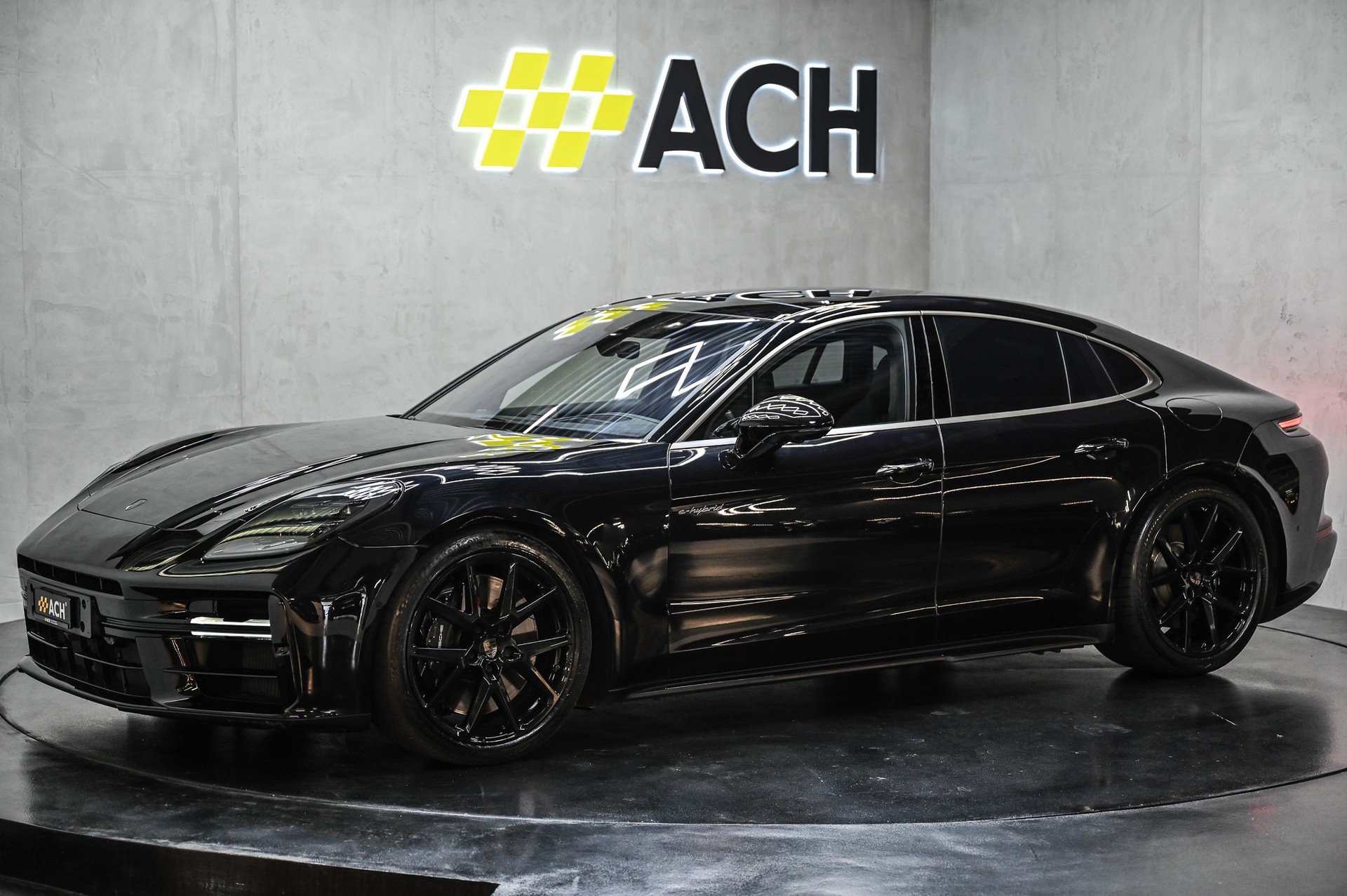 PORSCHE Panamera Turbo E-Hybrid-image-3