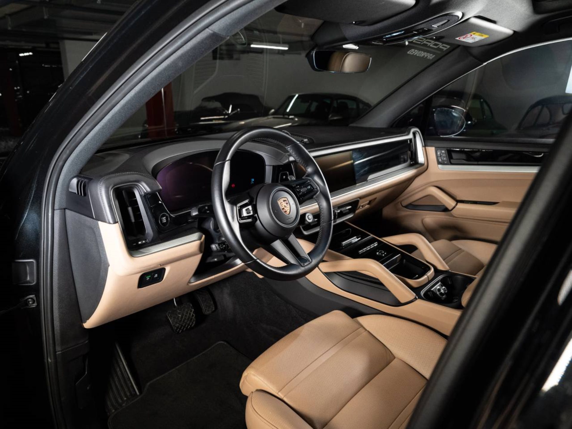 PORSCHE Cayenne E-Hybrid (MY24)-image-3