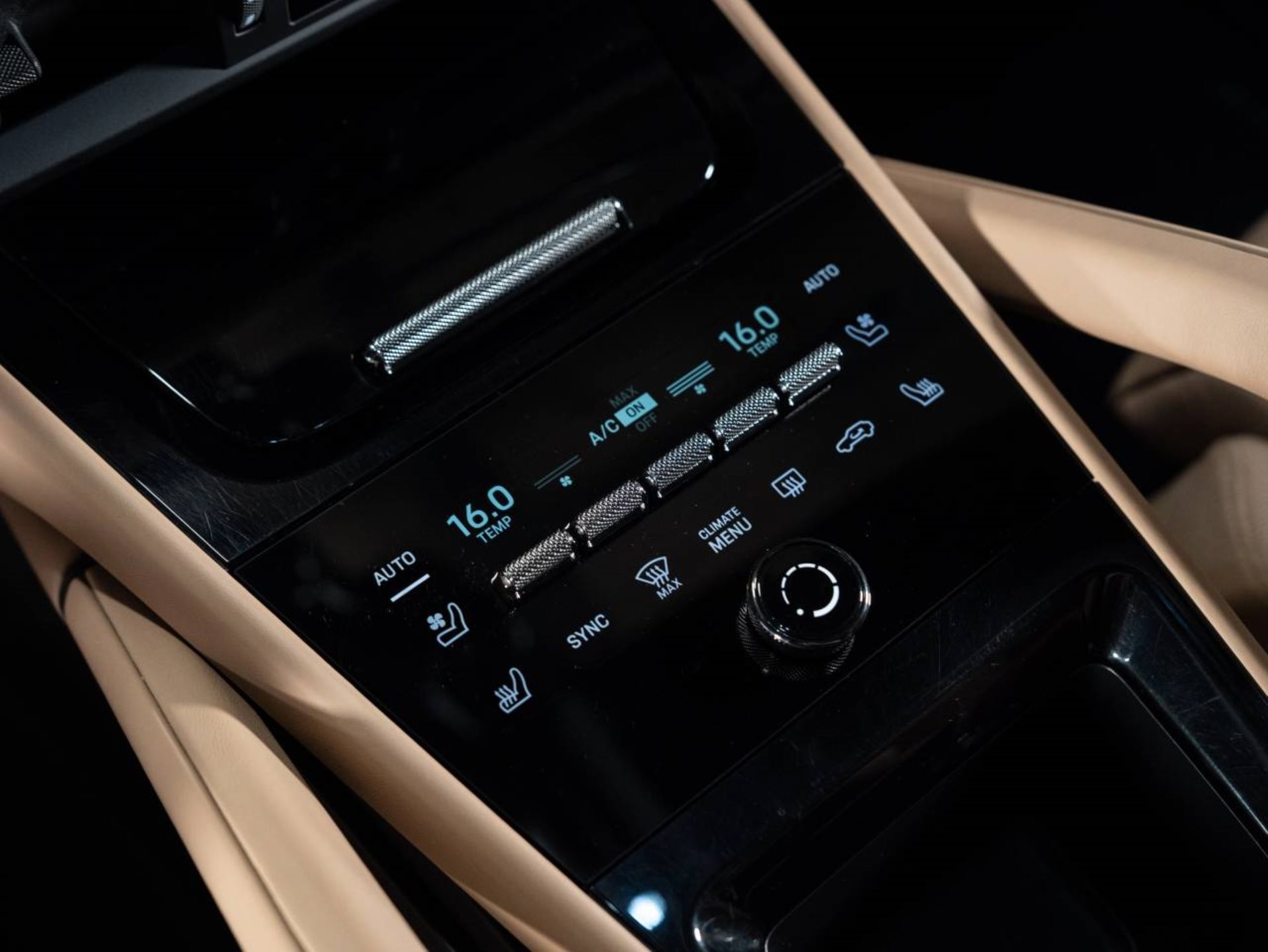PORSCHE Cayenne E-Hybrid (MY24)-image-13