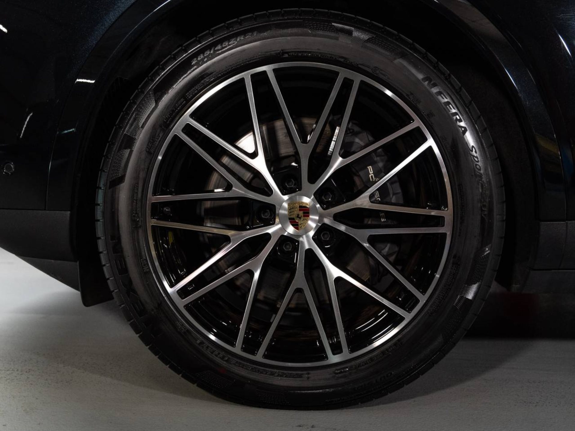 PORSCHE Cayenne E-Hybrid (MY24)-image-19