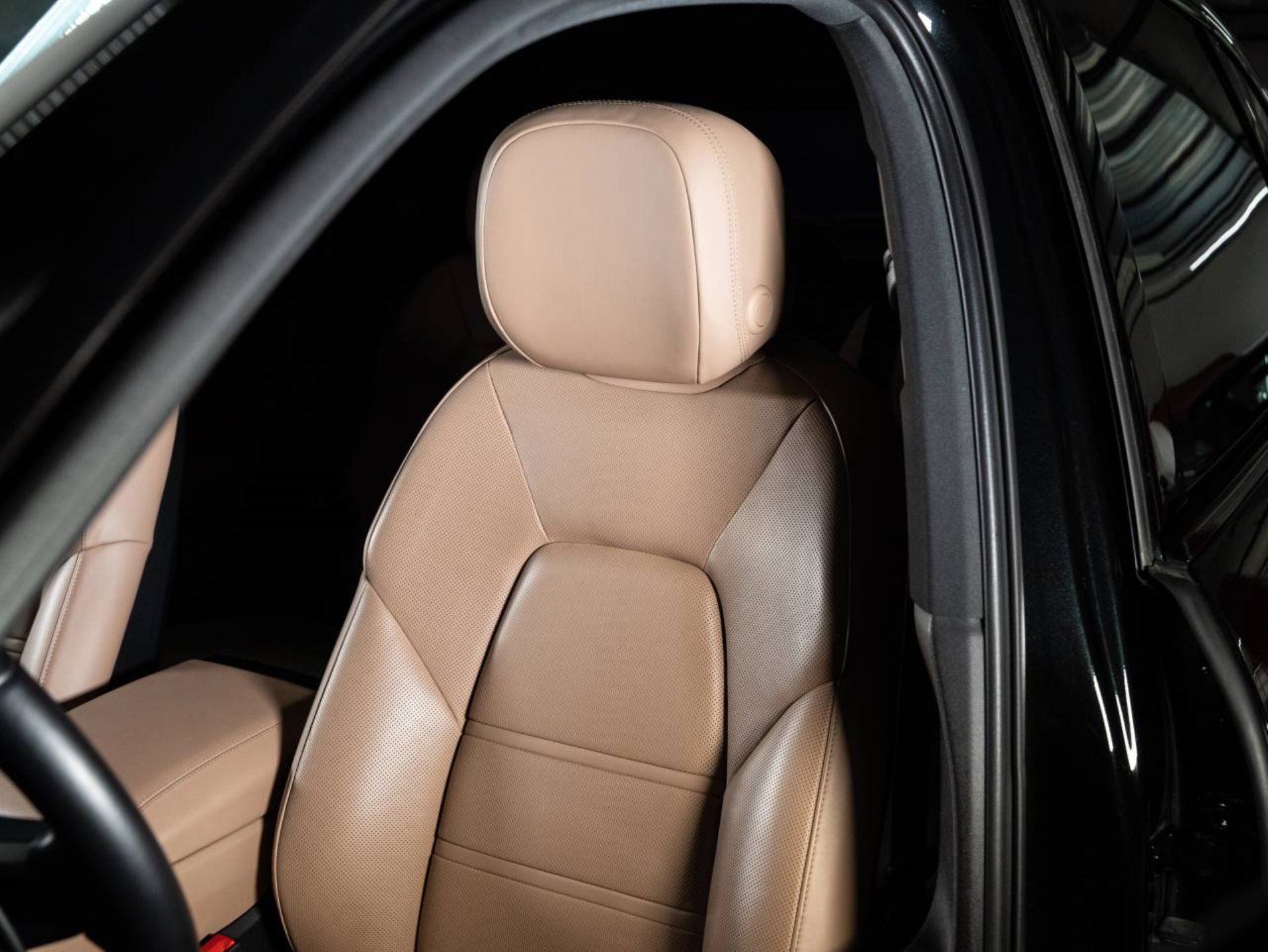 PORSCHE Cayenne E-Hybrid (MY24)-image-15