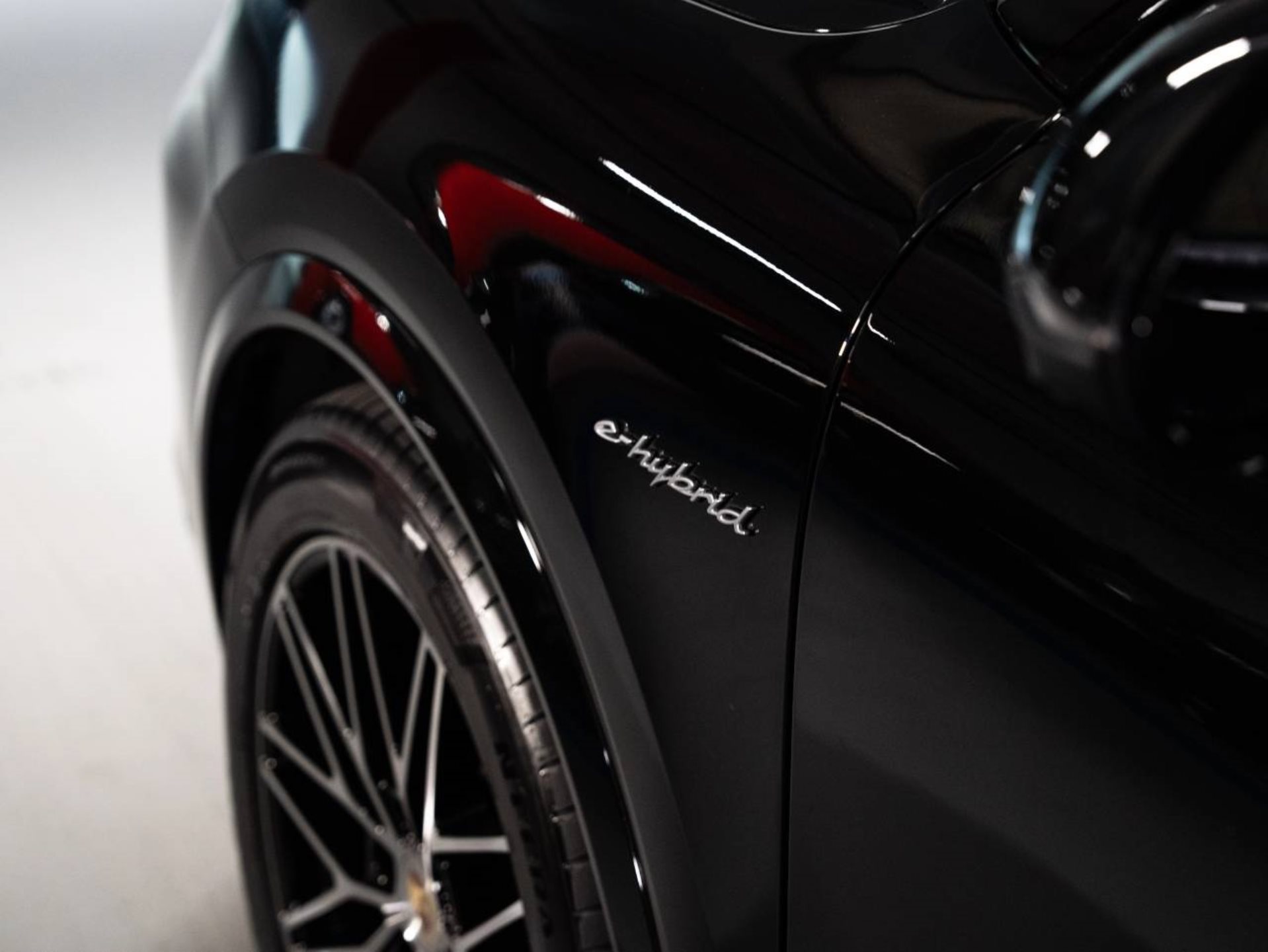 PORSCHE Cayenne E-Hybrid (MY24)-image-22