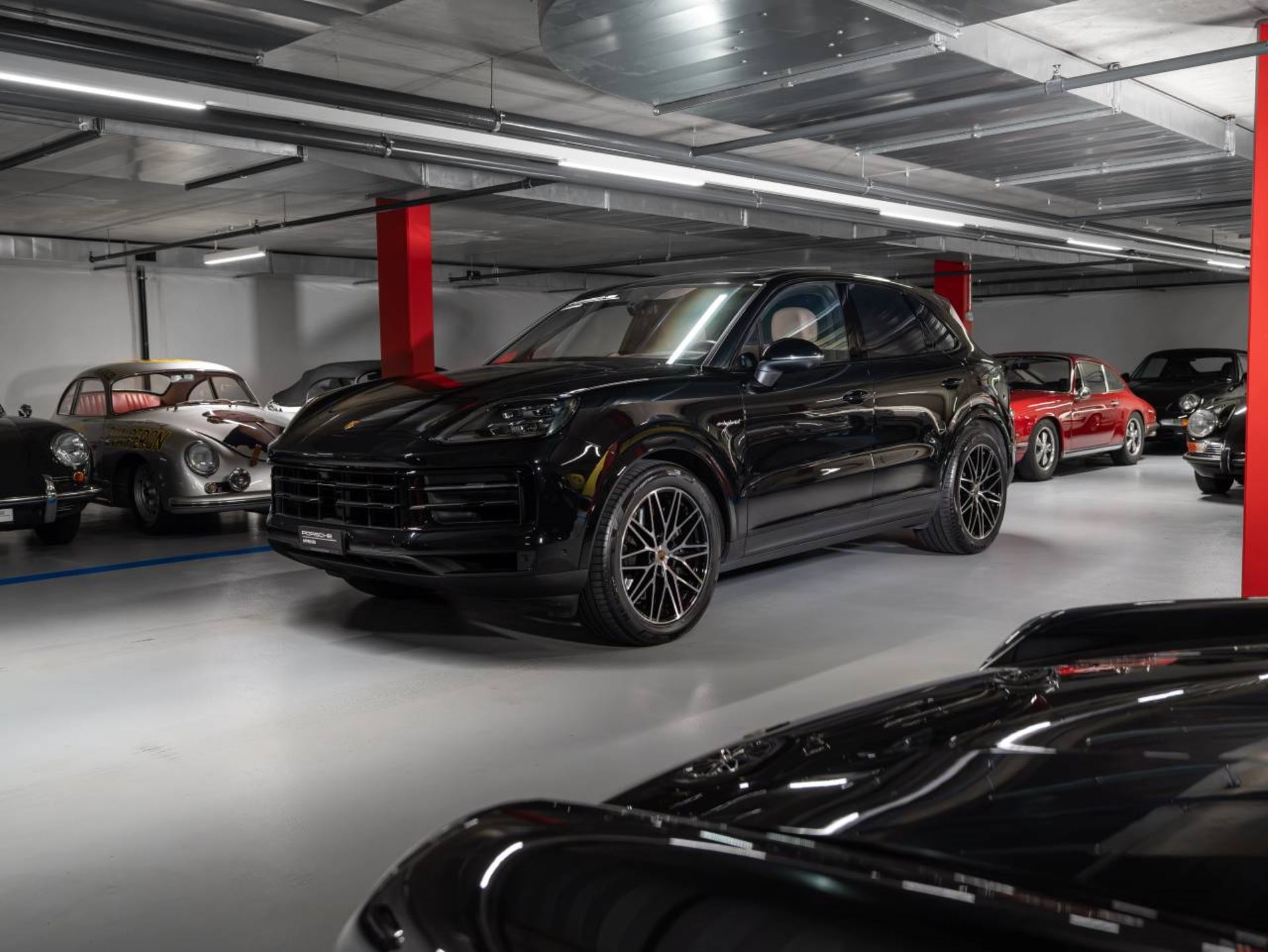 PORSCHE Cayenne E-Hybrid (MY24)-image-0