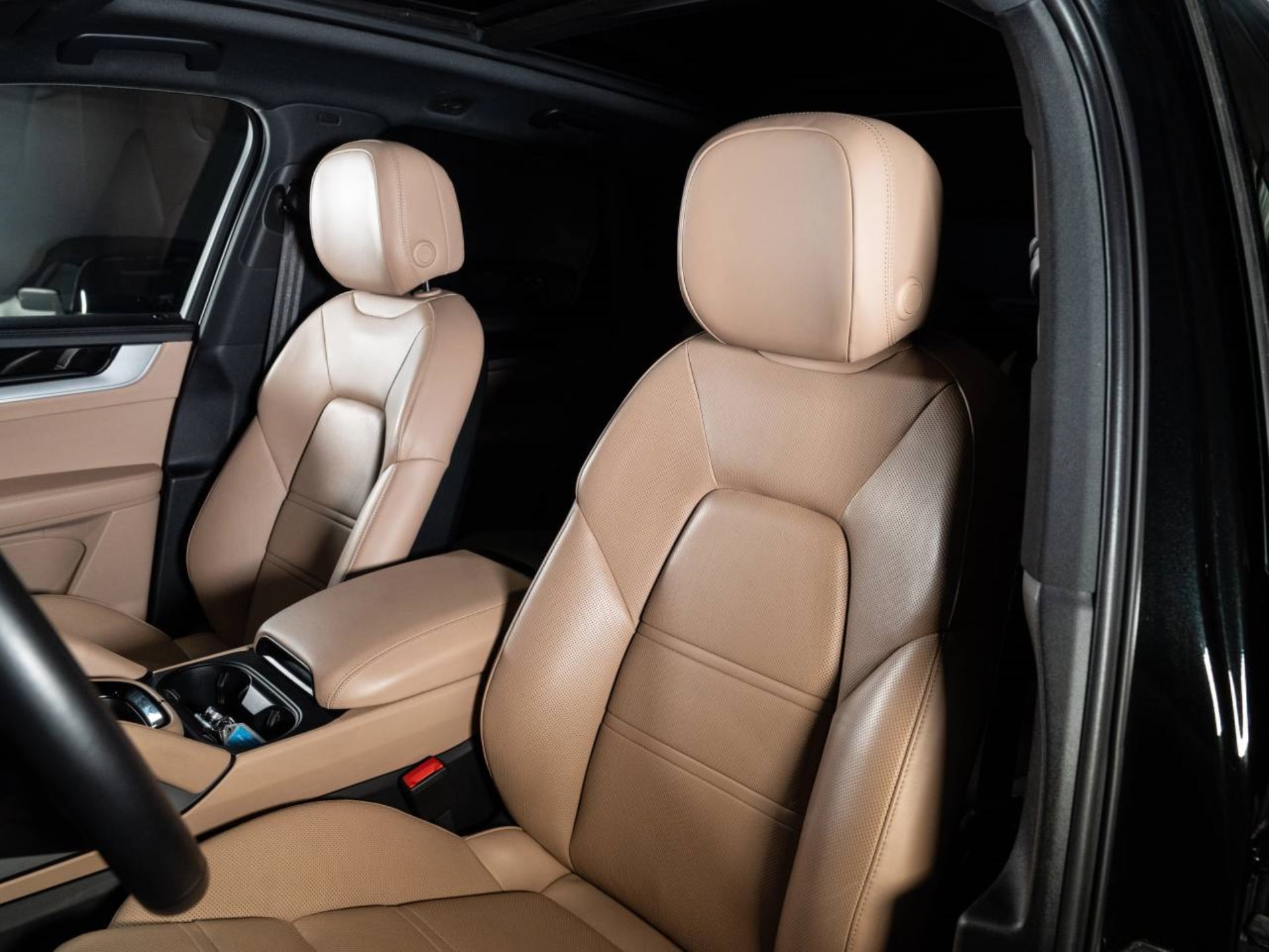 PORSCHE Cayenne E-Hybrid (MY24)-image-8