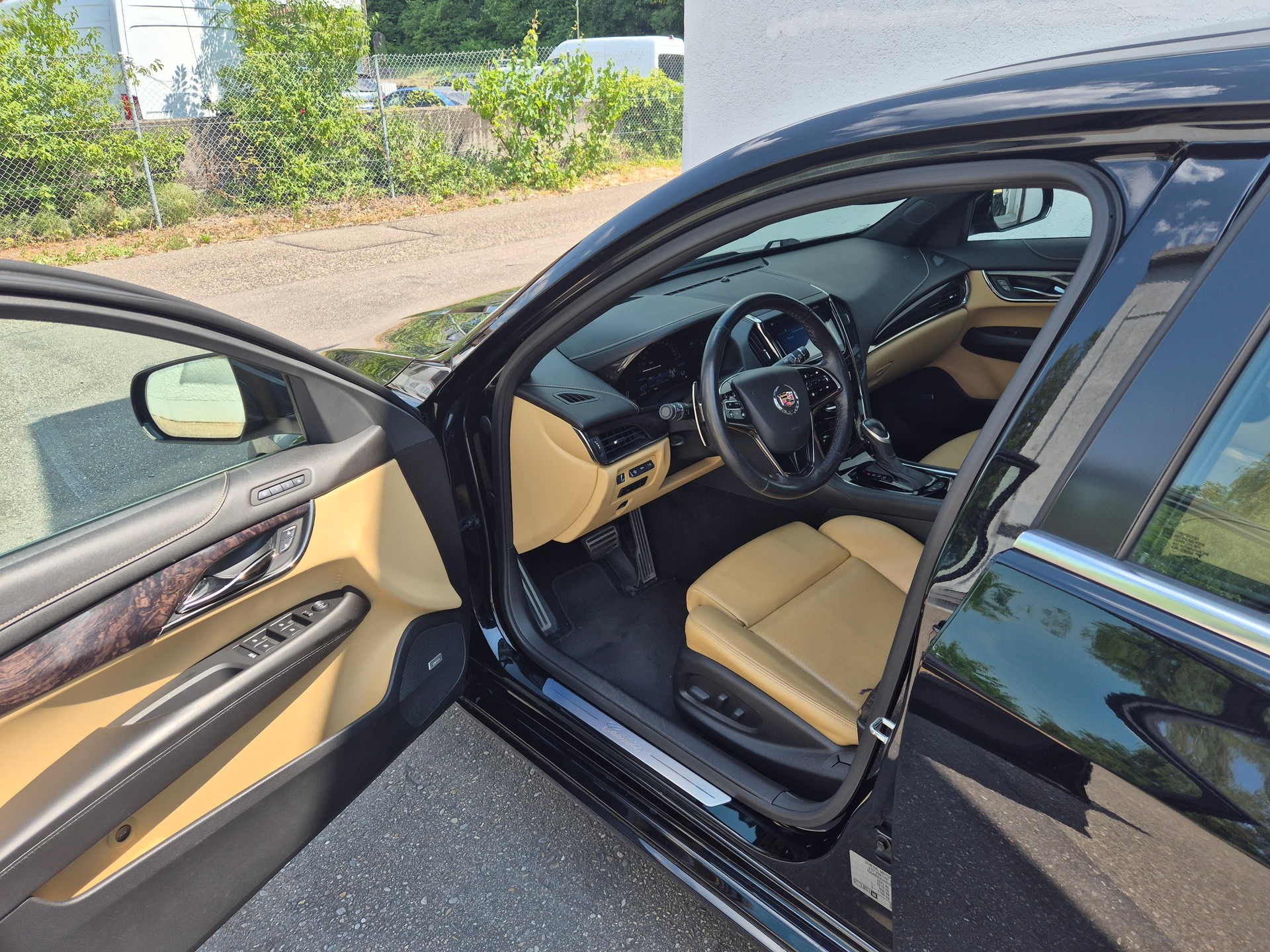 CADILLAC 2.0 T Luxury-image-2