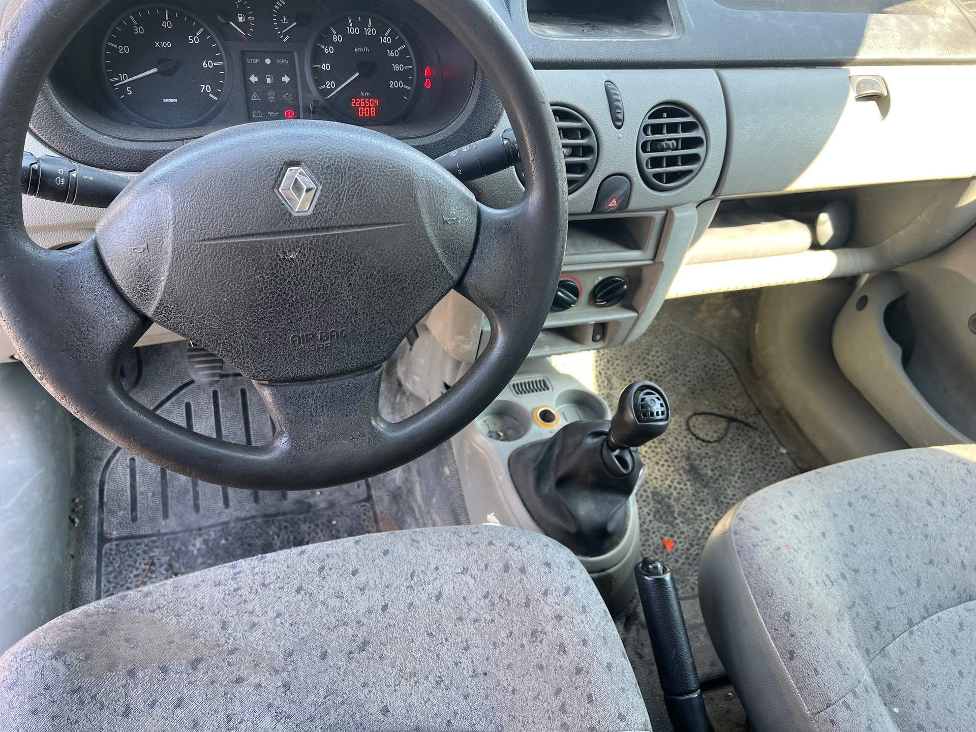 RENAULT Kangoo 1.5 dCi Grand Volume-image-5