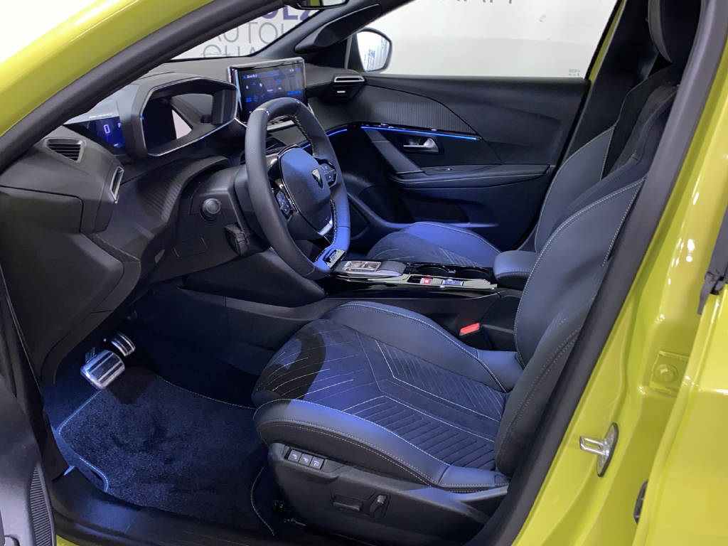 PEUGEOT 208 1.2 Hybrid 145 GT-image-15