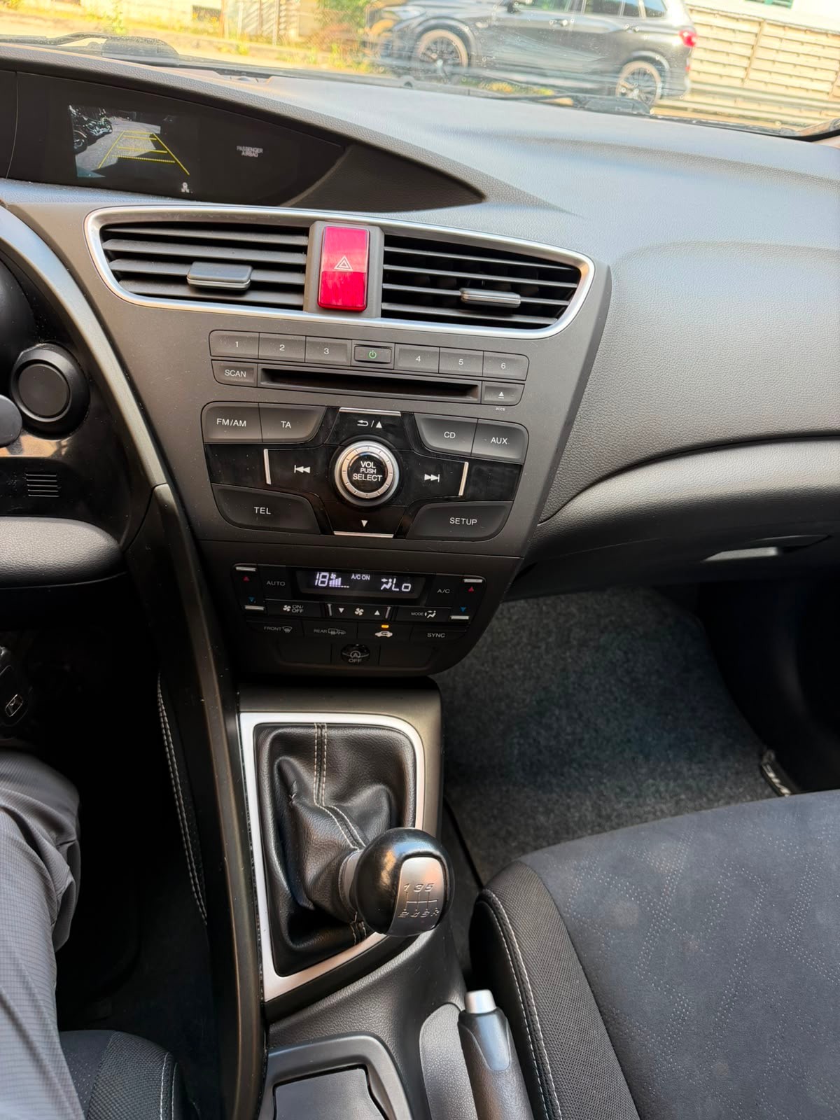 HONDA Civic Tourer 1.6 i-DTEC Sport-image-13