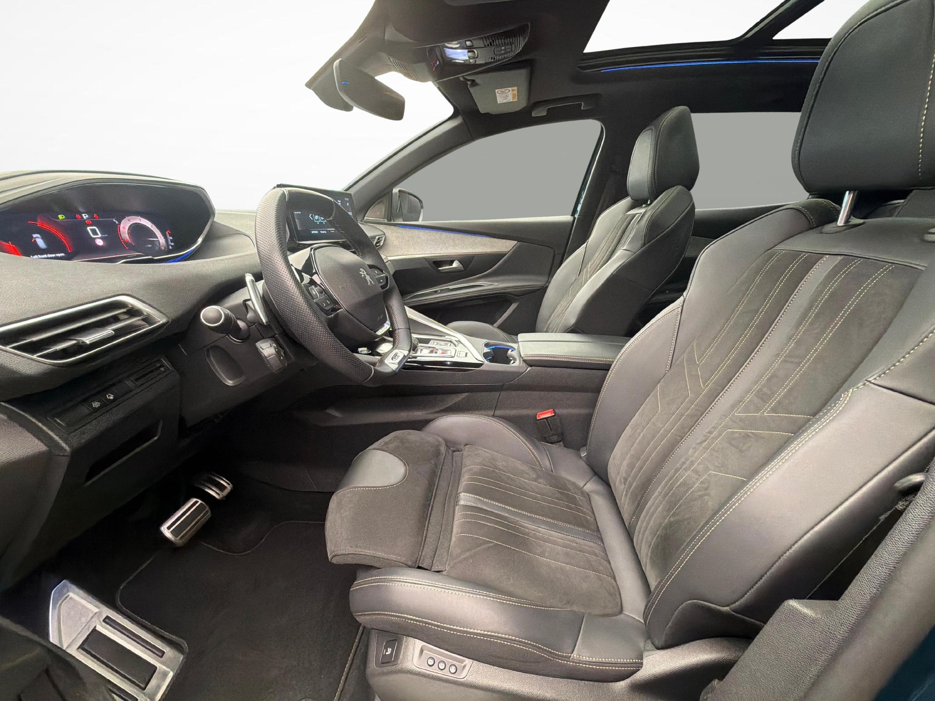 PEUGEOT 3008 1.5 BlueHDi GT Pack-image-9