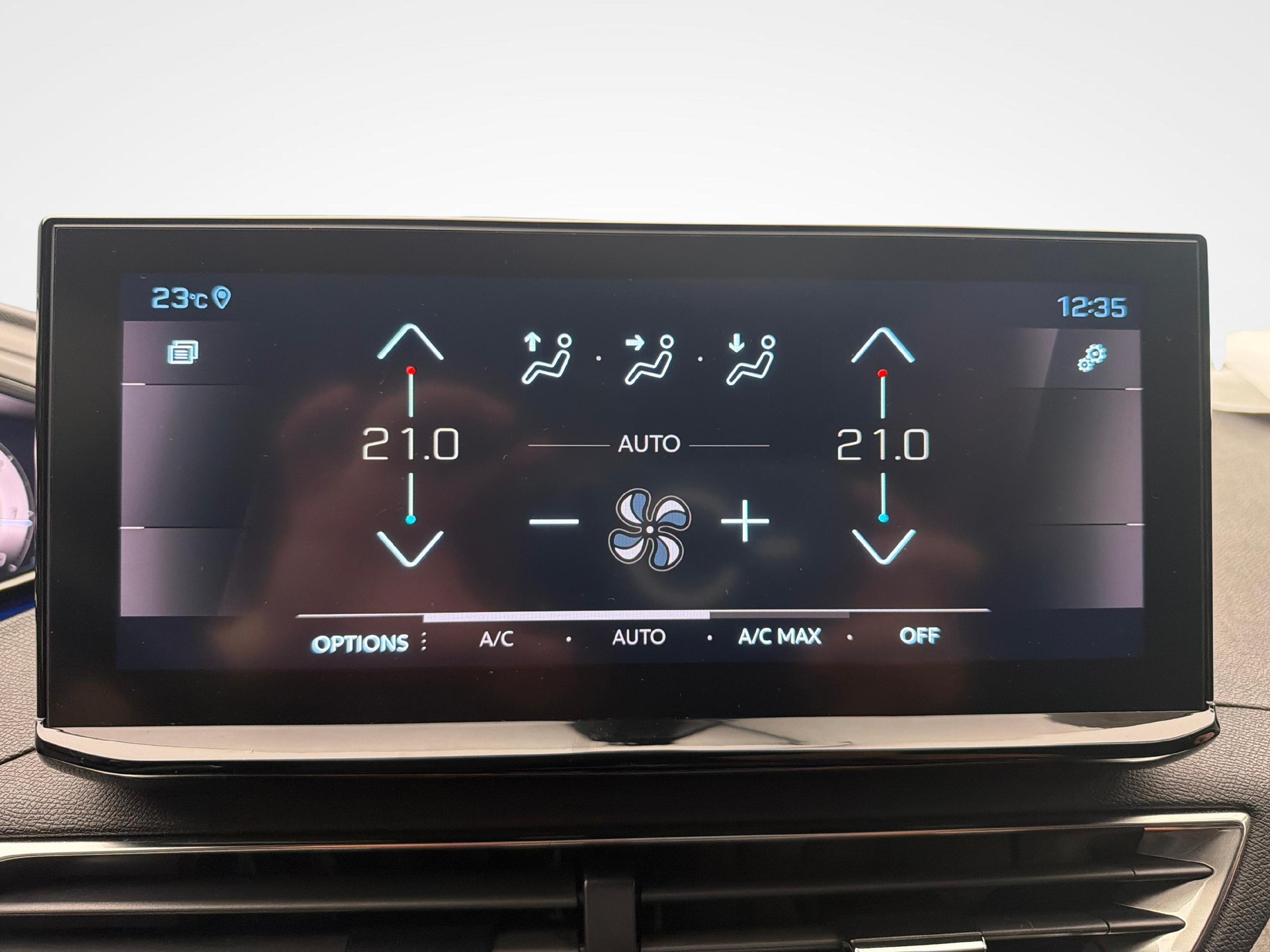 PEUGEOT 3008 1.5 BlueHDi GT Pack-image-14