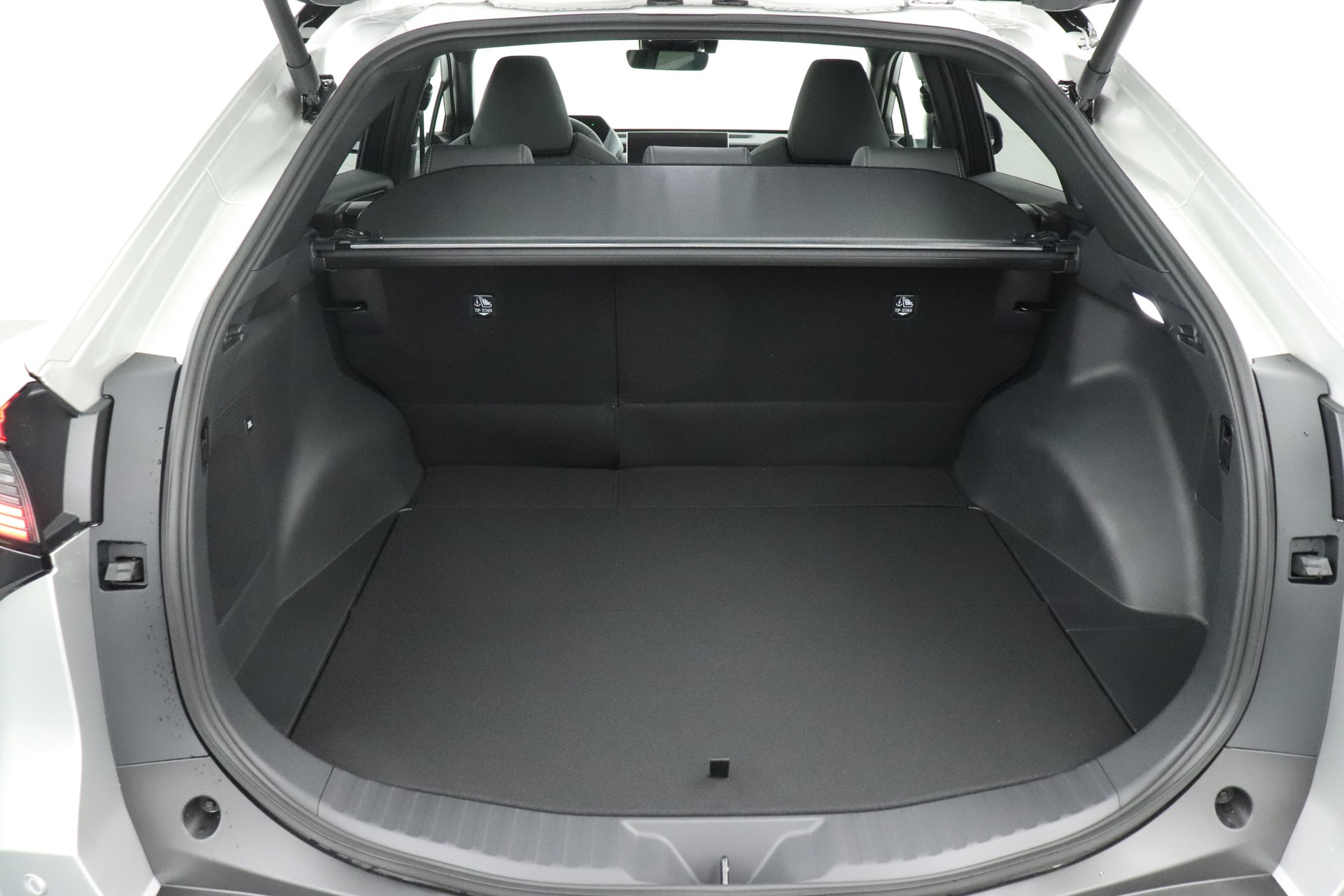TOYOTA bZ4X Premium AWD-image-13