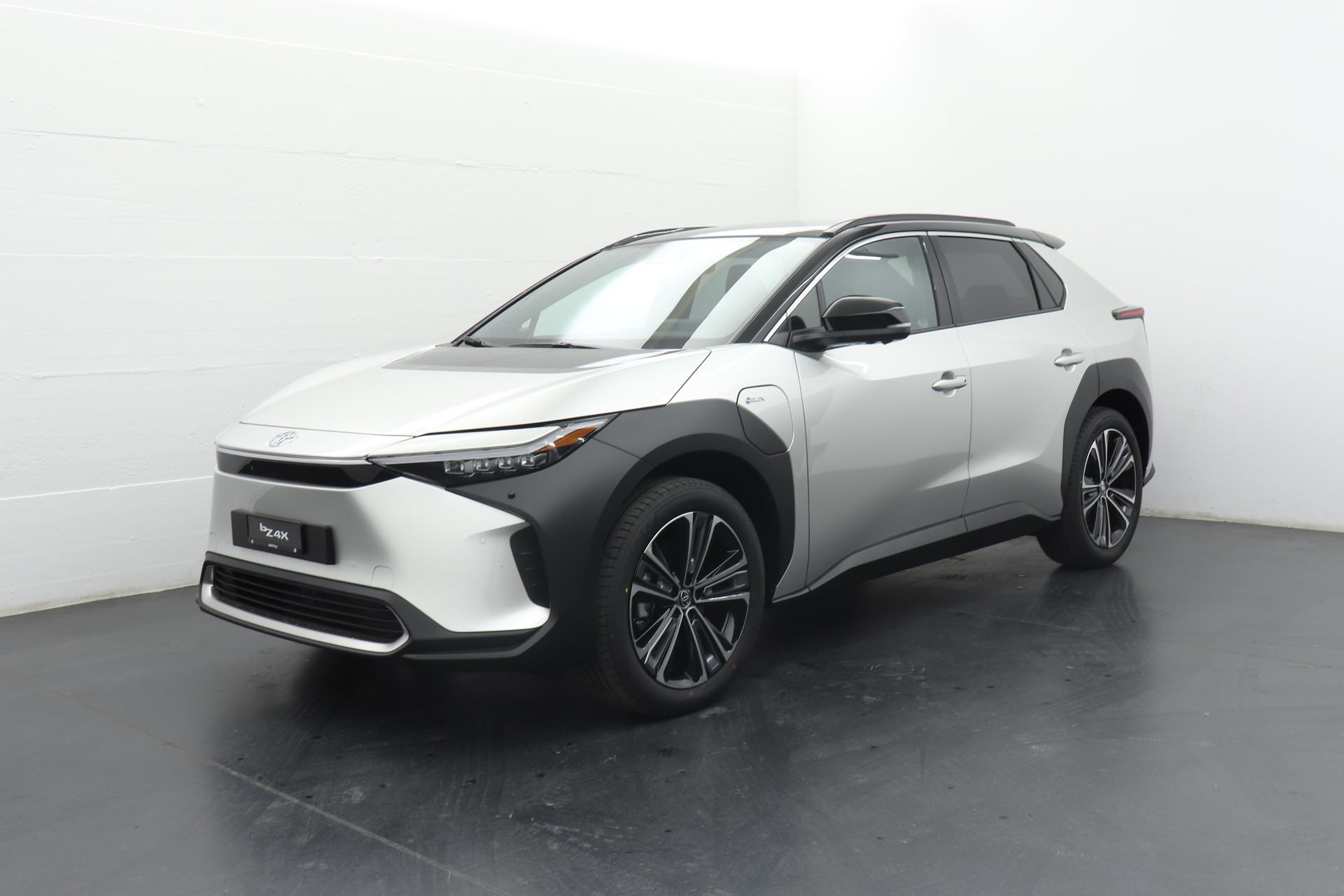 TOYOTA bZ4X Premium AWD-image-2